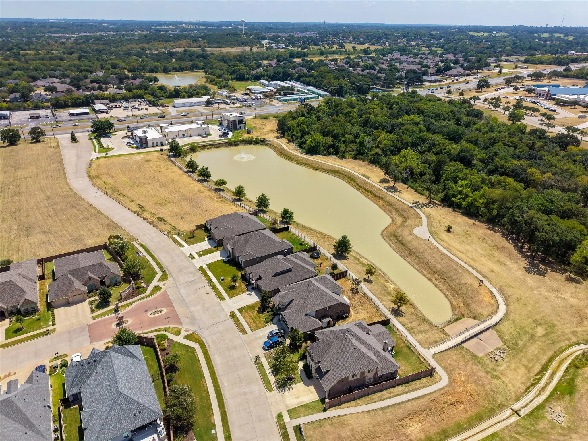 Single Family Residence For Sale in Johnson County , 2749 Buffalo Run, Burleson, Texas 76028, 4 Bedroom, 2 Bathroom, 2 Garage spaces, 2,406 Sqft, built in 2015, mls#21361935, Real Estate Agent in Burleson, Homes For Sale in Johnson county, Homes For Sale in Burleson, Realtor in Burleson Texas, Real Estate Brokerage Independent Realty Texas, Luminita Cordes Realtor