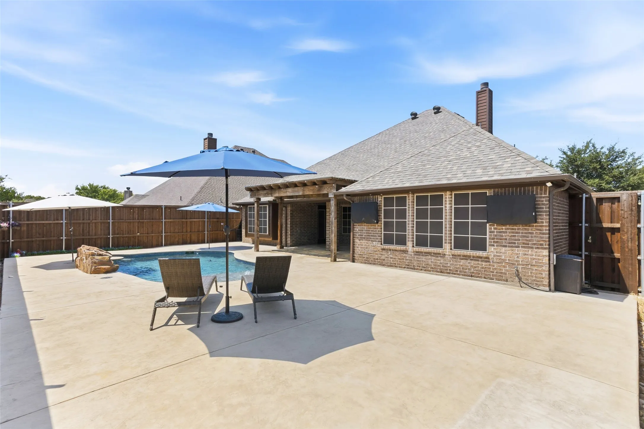Single Family Residence For Sale in Johnson County , 2749 Buffalo Run, Burleson, Texas 76028, 4 Bedroom, 2 Bathroom, 2 Garage spaces, 2,406 Sqft, built in 2015, mls#21361935, Real Estate Agent in Burleson, Homes For Sale in Johnson county, Homes For Sale in Burleson, Realtor in Burleson Texas, Real Estate Brokerage Independent Realty Texas, Luminita Cordes Realtor