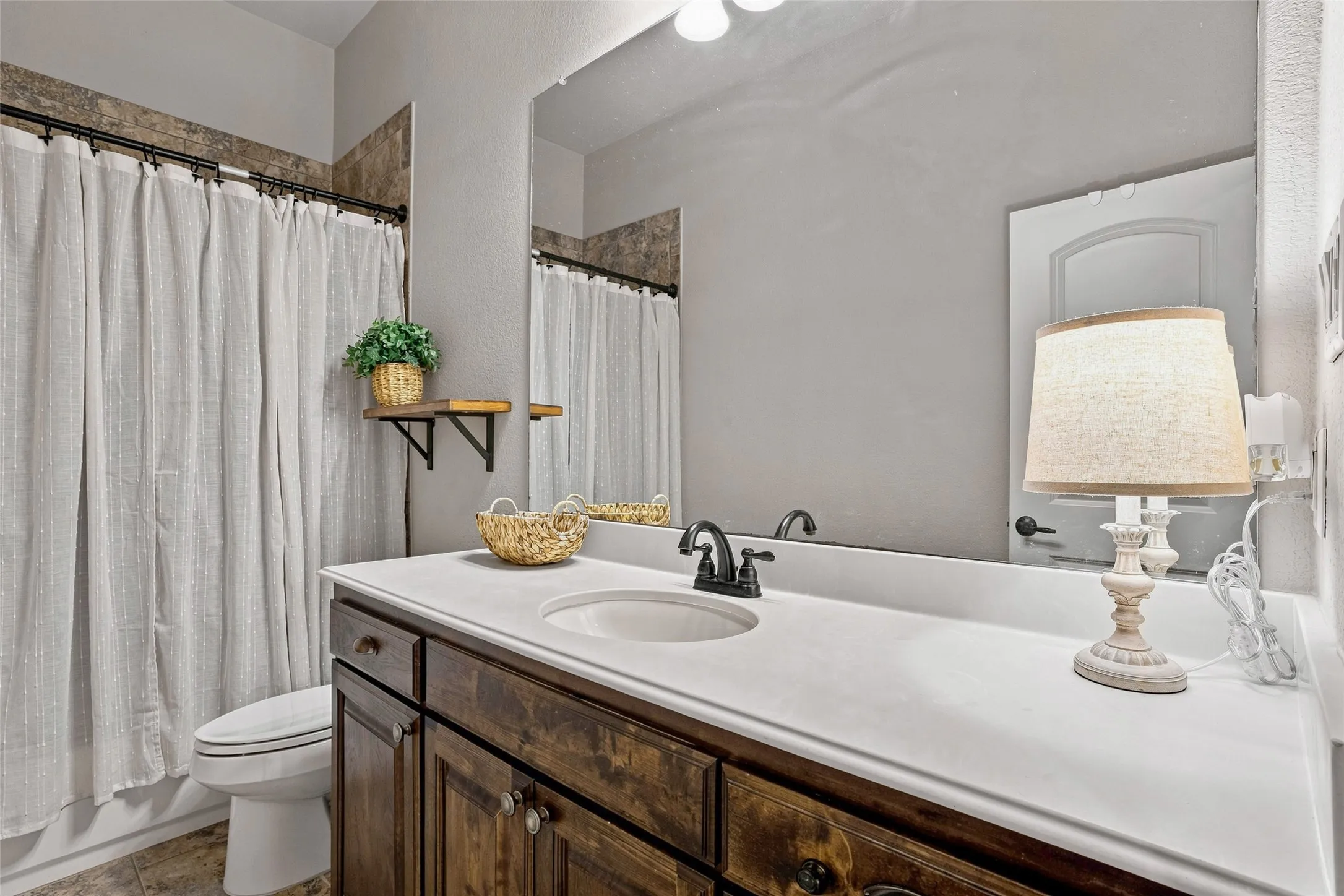 Single Family Residence For Sale in Johnson County , 2749 Buffalo Run, Burleson, Texas 76028, 4 Bedroom, 2 Bathroom, 2 Garage spaces, 2,406 Sqft, built in 2015, mls#21361935, Real Estate Agent in Burleson, Homes For Sale in Johnson county, Homes For Sale in Burleson, Realtor in Burleson Texas, Real Estate Brokerage Independent Realty Texas, Luminita Cordes Realtor
