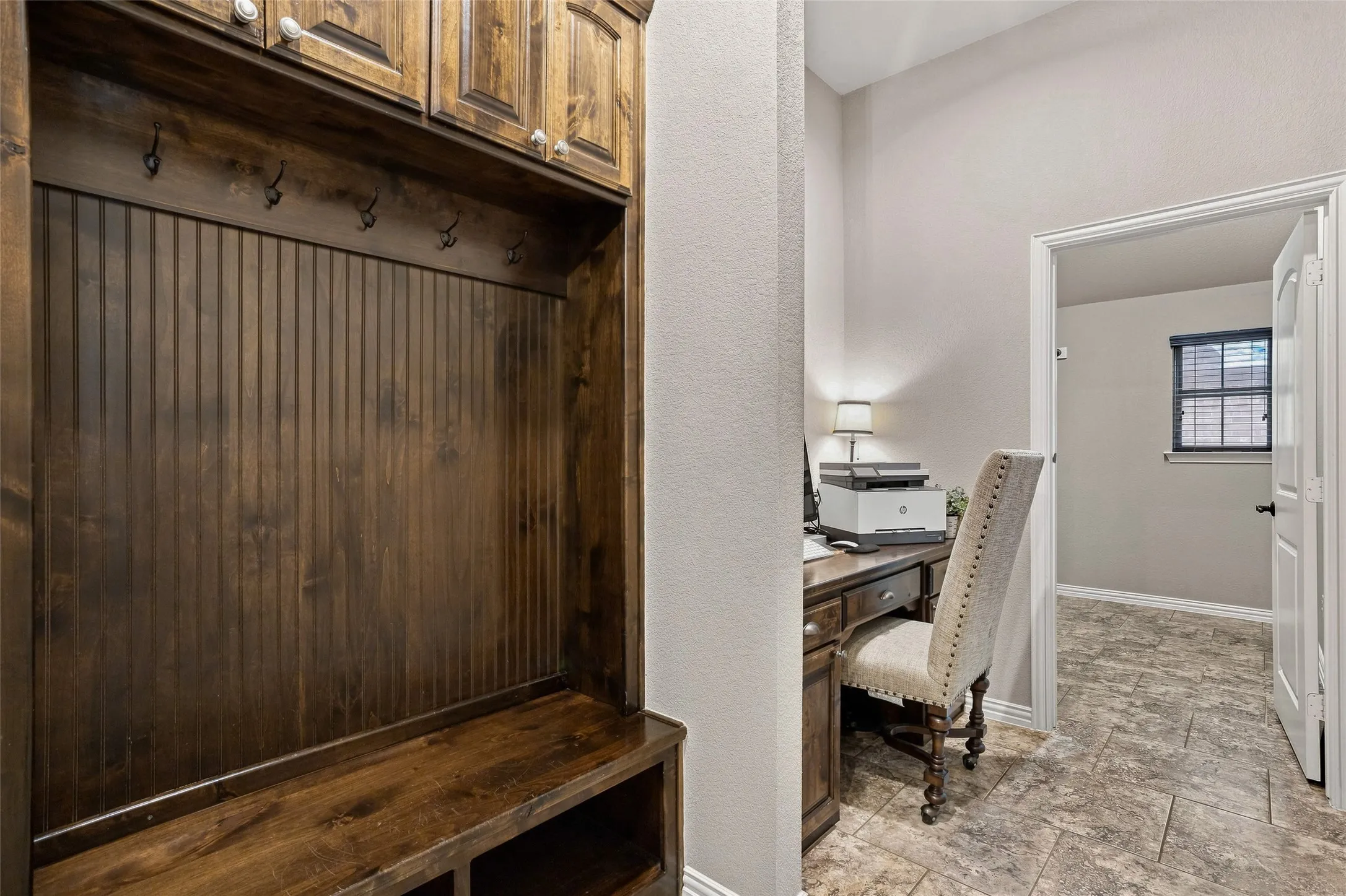 Single Family Residence For Sale in Johnson County , 2749 Buffalo Run, Burleson, Texas 76028, 4 Bedroom, 2 Bathroom, 2 Garage spaces, 2,406 Sqft, built in 2015, mls#21361935, Real Estate Agent in Burleson, Homes For Sale in Johnson county, Homes For Sale in Burleson, Realtor in Burleson Texas, Real Estate Brokerage Independent Realty Texas, Luminita Cordes Realtor