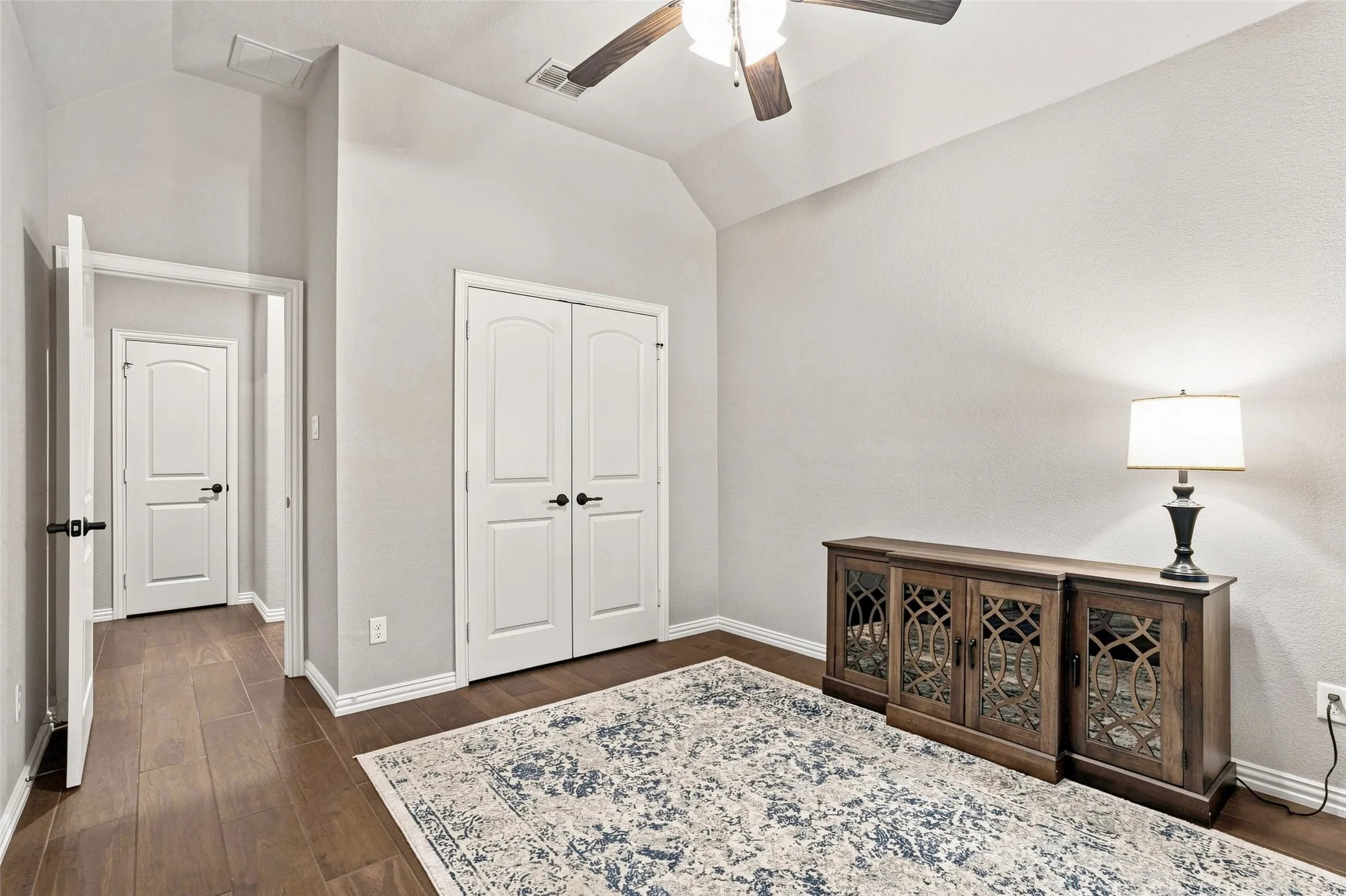 Single Family Residence For Sale in Johnson County , 2749 Buffalo Run, Burleson, Texas 76028, 4 Bedroom, 2 Bathroom, 2 Garage spaces, 2,406 Sqft, built in 2015, mls#21361935, Real Estate Agent in Burleson, Homes For Sale in Johnson county, Homes For Sale in Burleson, Realtor in Burleson Texas, Real Estate Brokerage Independent Realty Texas, Luminita Cordes Realtor