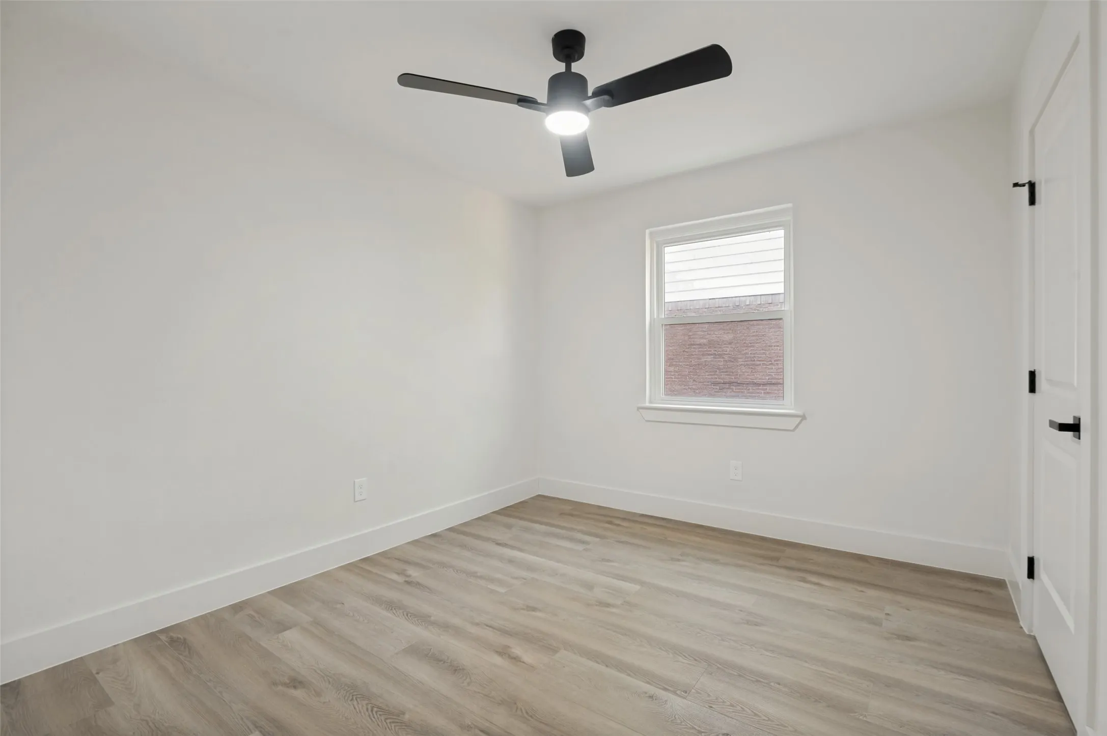 Single Family Residence For Sale in Dallas County , 14517 Dennis Lane, Farmers Branch, Texas 75234, 4 Bedroom, 4 Bathroom, 2 Garage spaces, 1,692 Sqft, built in 1962, mls#21373776, Real Estate Agent in Farmers Branch, Homes For Sale in Dallas county, Homes For Sale in Farmers Branch, Realtor in Farmers Branch Texas, Real Estate Brokerage Independent Realty Texas, Luminita Cordes Realtor