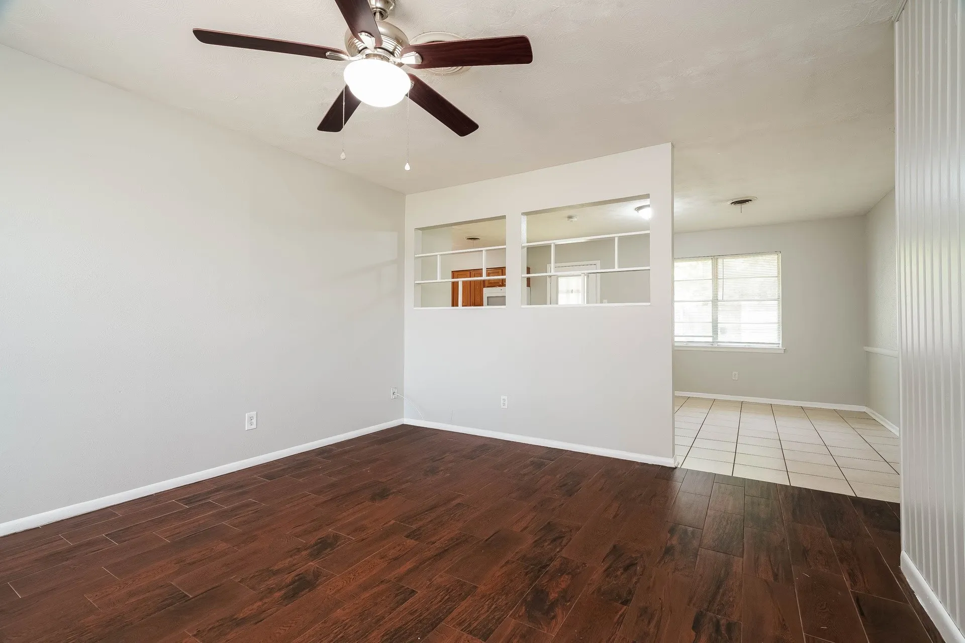Single Family Residence For Rent in Tarrant County , 736 Treadwell Drive, Hurst, Texas 76053, 3 Bedroom, 2 Bathroom, 1 Garage spaces, 1,116 Sqft, built in 1960, mls#21374434, Real Estate Agent in Hurst, Homes For Rent in Tarrant county, Homes For Rent in Hurst, Realtor in Hurst Texas, Real Estate Brokerage Independent Realty Texas, Luminita Cordes Realtor