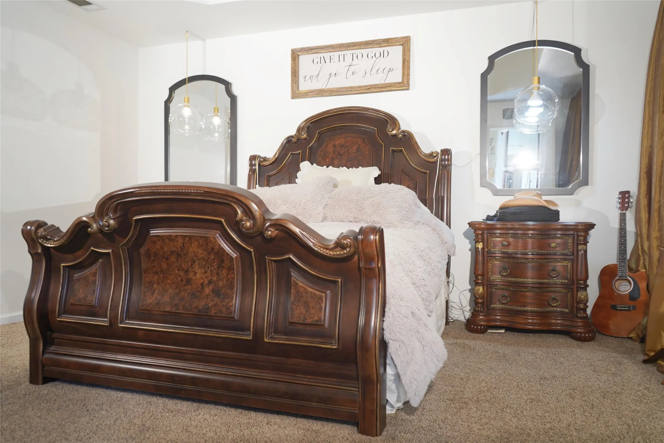 Single Family Residence For Sale in Wise County , 286 W Ridge Street, Decatur, Texas 76234, 4 Bedroom, 2 Bathroom, 2 Garage spaces, 3,373 Sqft, built in 2000, mls#21374438, Real Estate Agent in Decatur, Homes For Sale in Wise county, Homes For Sale in Decatur, Realtor in Decatur Texas, Real Estate Brokerage Independent Realty Texas, Luminita Cordes Realtor