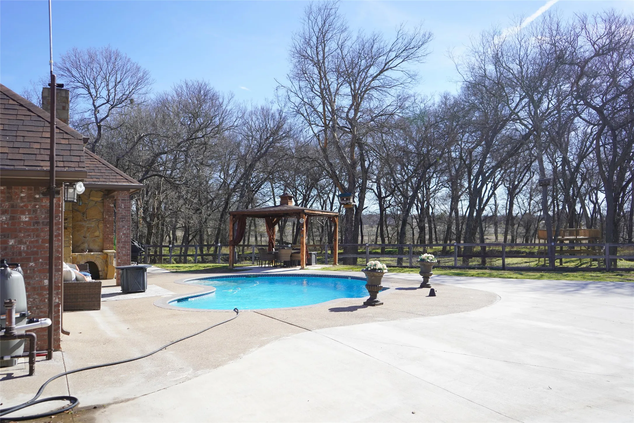 Single Family Residence For Sale in Wise County , 286 W Ridge Street, Decatur, Texas 76234, 4 Bedroom, 2 Bathroom, 2 Garage spaces, 3,373 Sqft, built in 2000, mls#21374438, Real Estate Agent in Decatur, Homes For Sale in Wise county, Homes For Sale in Decatur, Realtor in Decatur Texas, Real Estate Brokerage Independent Realty Texas, Luminita Cordes Realtor