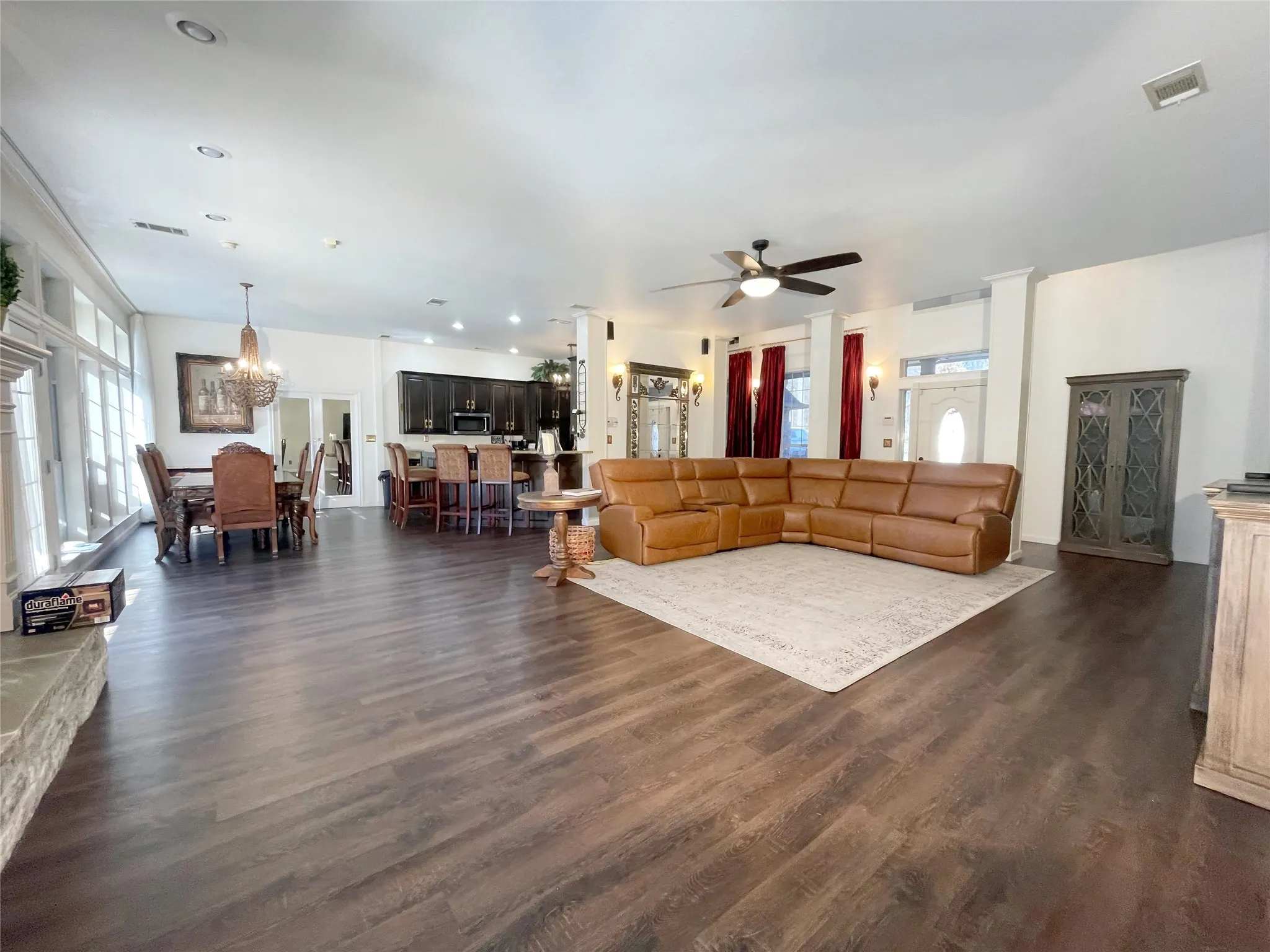 Single Family Residence For Sale in Wise County , 286 W Ridge Street, Decatur, Texas 76234, 4 Bedroom, 2 Bathroom, 2 Garage spaces, 3,373 Sqft, built in 2000, mls#21374438, Real Estate Agent in Decatur, Homes For Sale in Wise county, Homes For Sale in Decatur, Realtor in Decatur Texas, Real Estate Brokerage Independent Realty Texas, Luminita Cordes Realtor