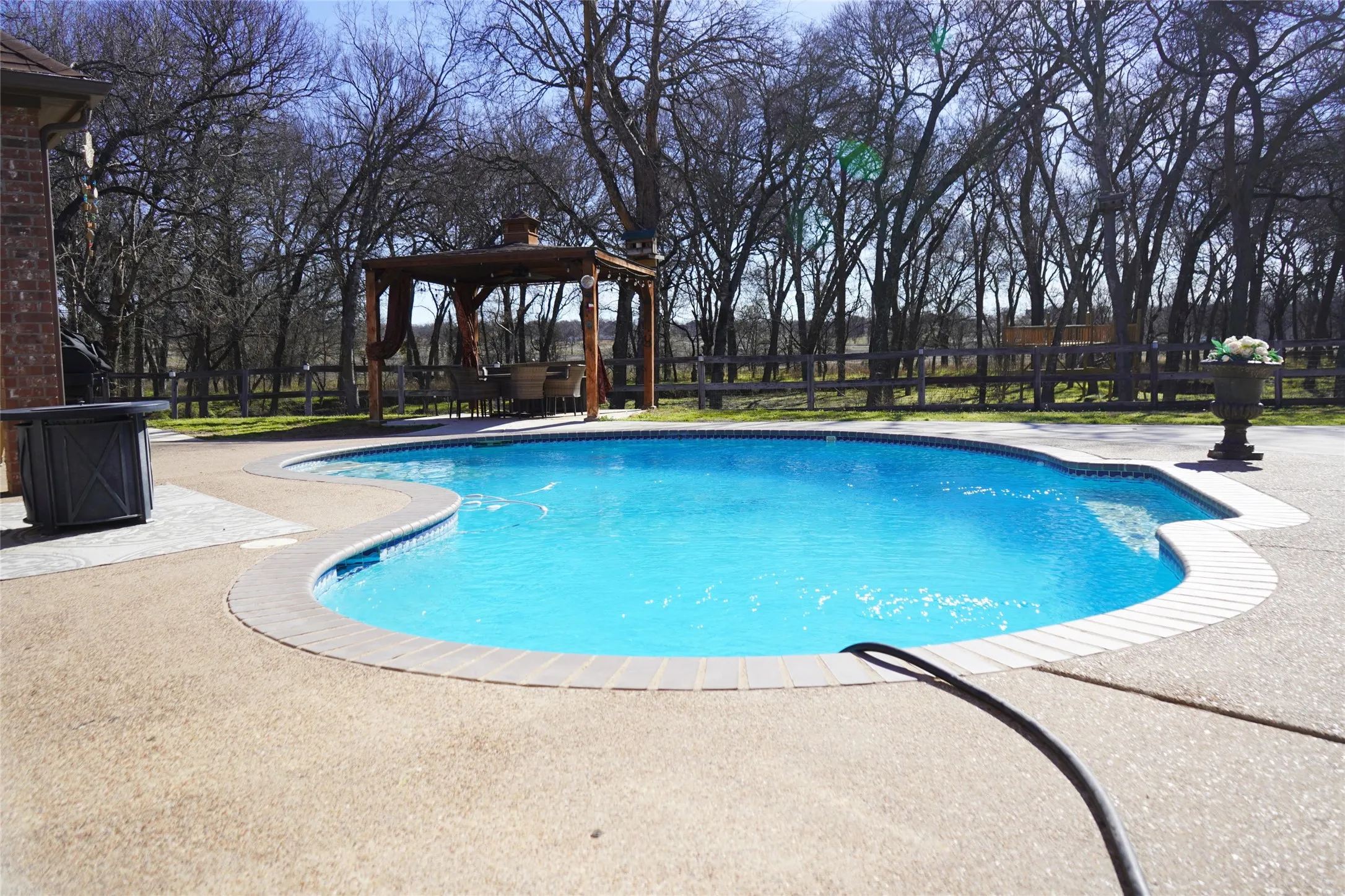 Single Family Residence For Sale in Wise County , 286 W Ridge Street, Decatur, Texas 76234, 4 Bedroom, 2 Bathroom, 2 Garage spaces, 3,373 Sqft, built in 2000, mls#21374438, Real Estate Agent in Decatur, Homes For Sale in Wise county, Homes For Sale in Decatur, Realtor in Decatur Texas, Real Estate Brokerage Independent Realty Texas, Luminita Cordes Realtor