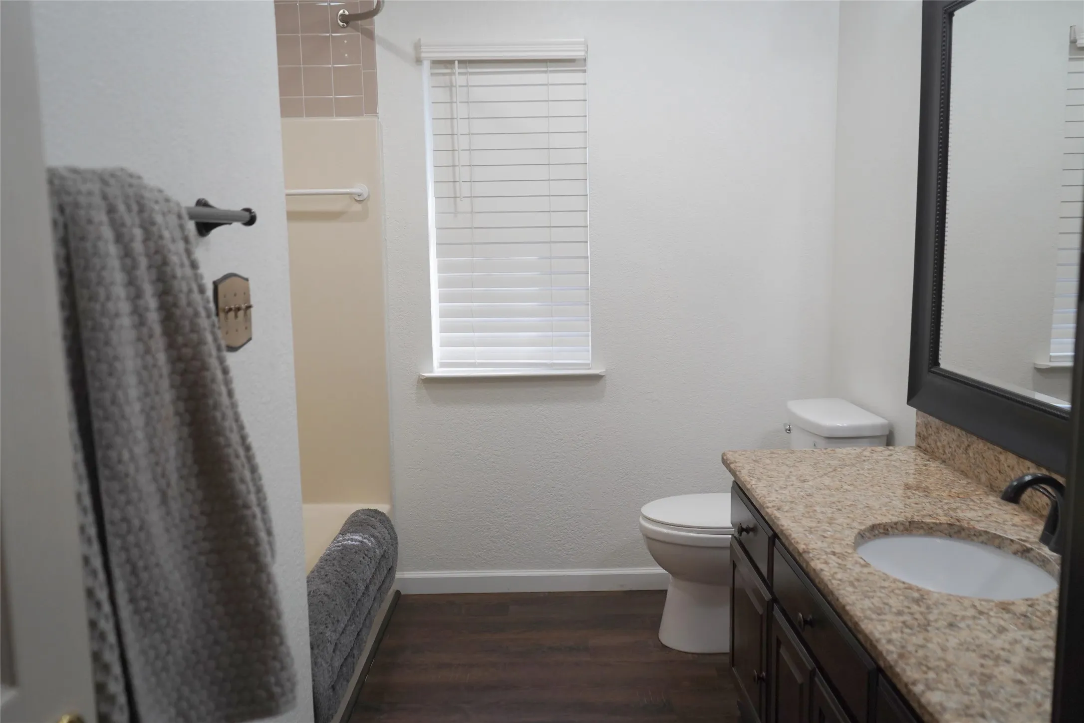 Single Family Residence For Sale in Wise County , 286 W Ridge Street, Decatur, Texas 76234, 4 Bedroom, 2 Bathroom, 2 Garage spaces, 3,373 Sqft, built in 2000, mls#21374438, Real Estate Agent in Decatur, Homes For Sale in Wise county, Homes For Sale in Decatur, Realtor in Decatur Texas, Real Estate Brokerage Independent Realty Texas, Luminita Cordes Realtor