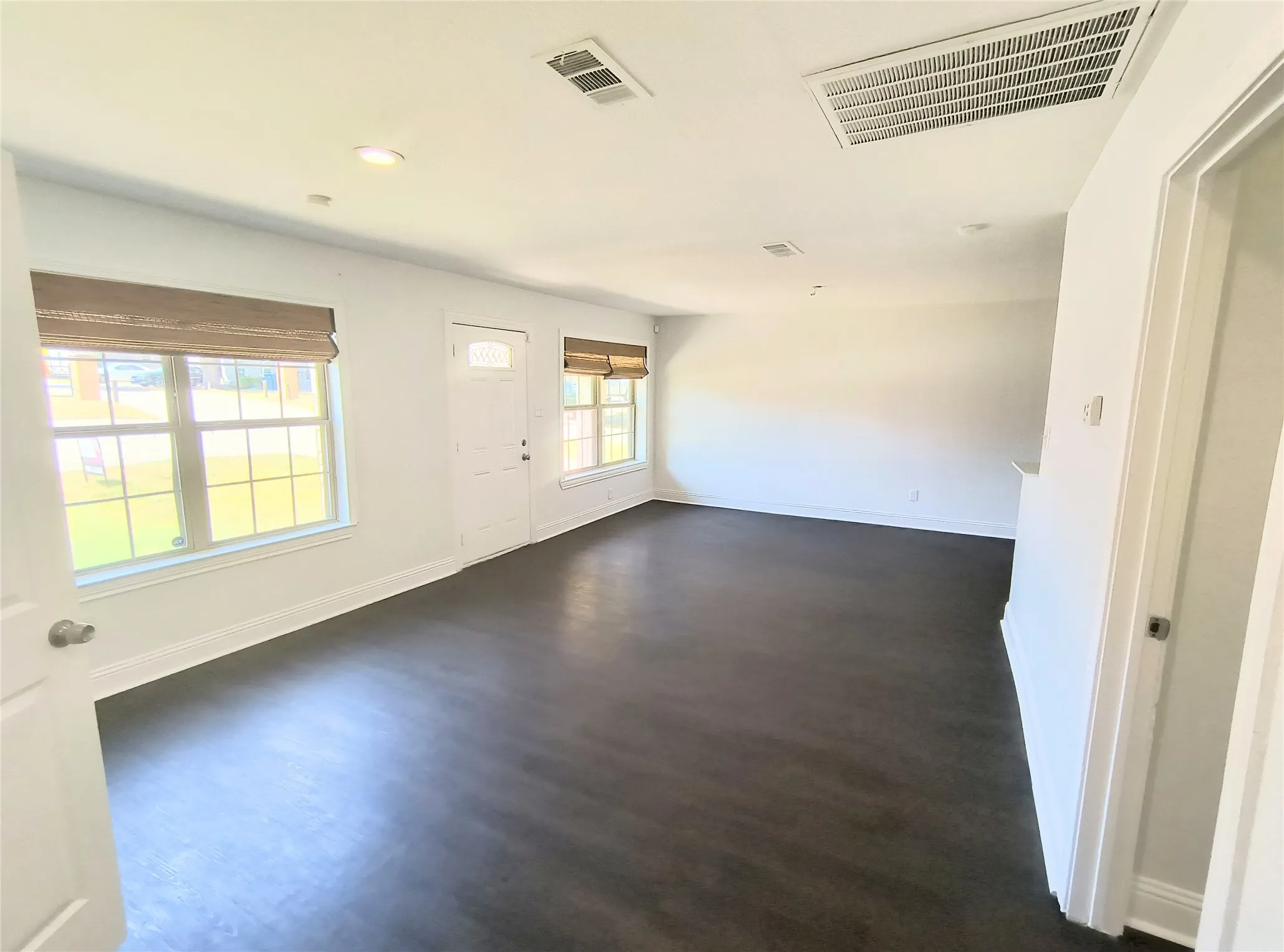 Single Family Residence For Rent in Rockwall County , 707 Sam Buffington, Rockwall, Texas 75087, 3 Bedroom, 2 Bathroom, 1 Garage spaces, 1,162 Sqft, built in 1975, mls#21374443, Real Estate Agent in Rockwall, Homes For Rent in Rockwall county, Homes For Rent in Rockwall, Realtor in Rockwall Texas, Real Estate Brokerage Independent Realty Texas, Luminita Cordes Realtor