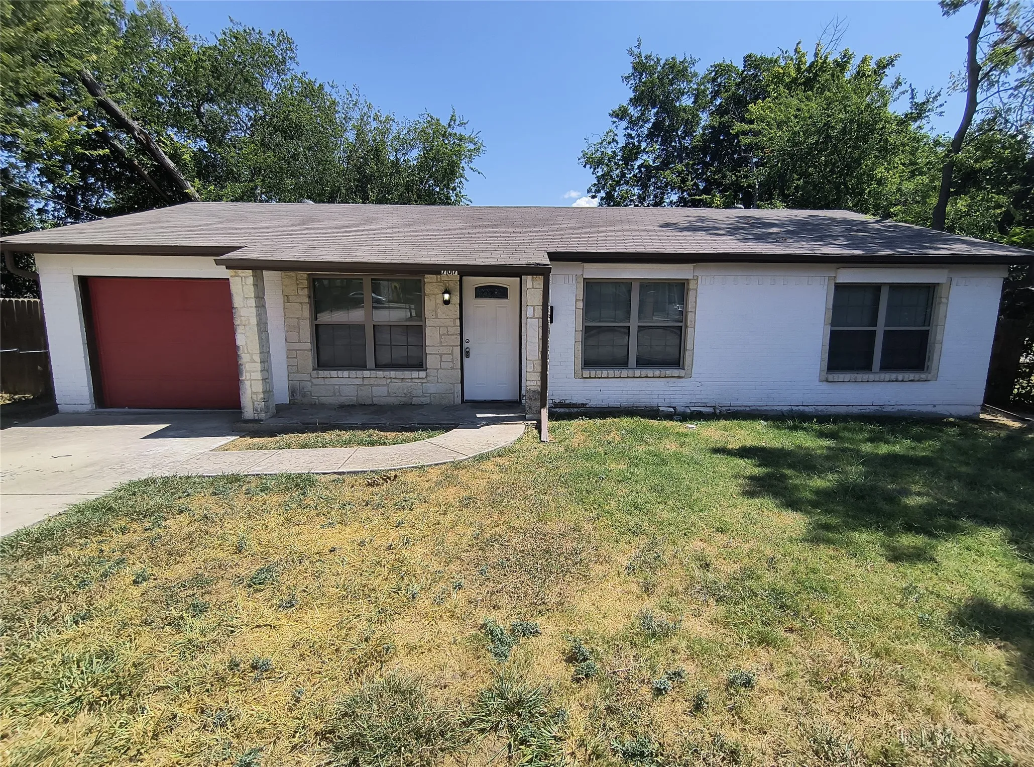 Single Family Residence For Rent in Rockwall County , 707 Sam Buffington, Rockwall, Texas 75087, 3 Bedroom, 2 Bathroom, 1 Garage spaces, 1,162 Sqft, built in 1975, mls#21374443, Real Estate Agent in Rockwall, Homes For Rent in Rockwall county, Homes For Rent in Rockwall, Realtor in Rockwall Texas, Real Estate Brokerage Independent Realty Texas, Luminita Cordes Realtor