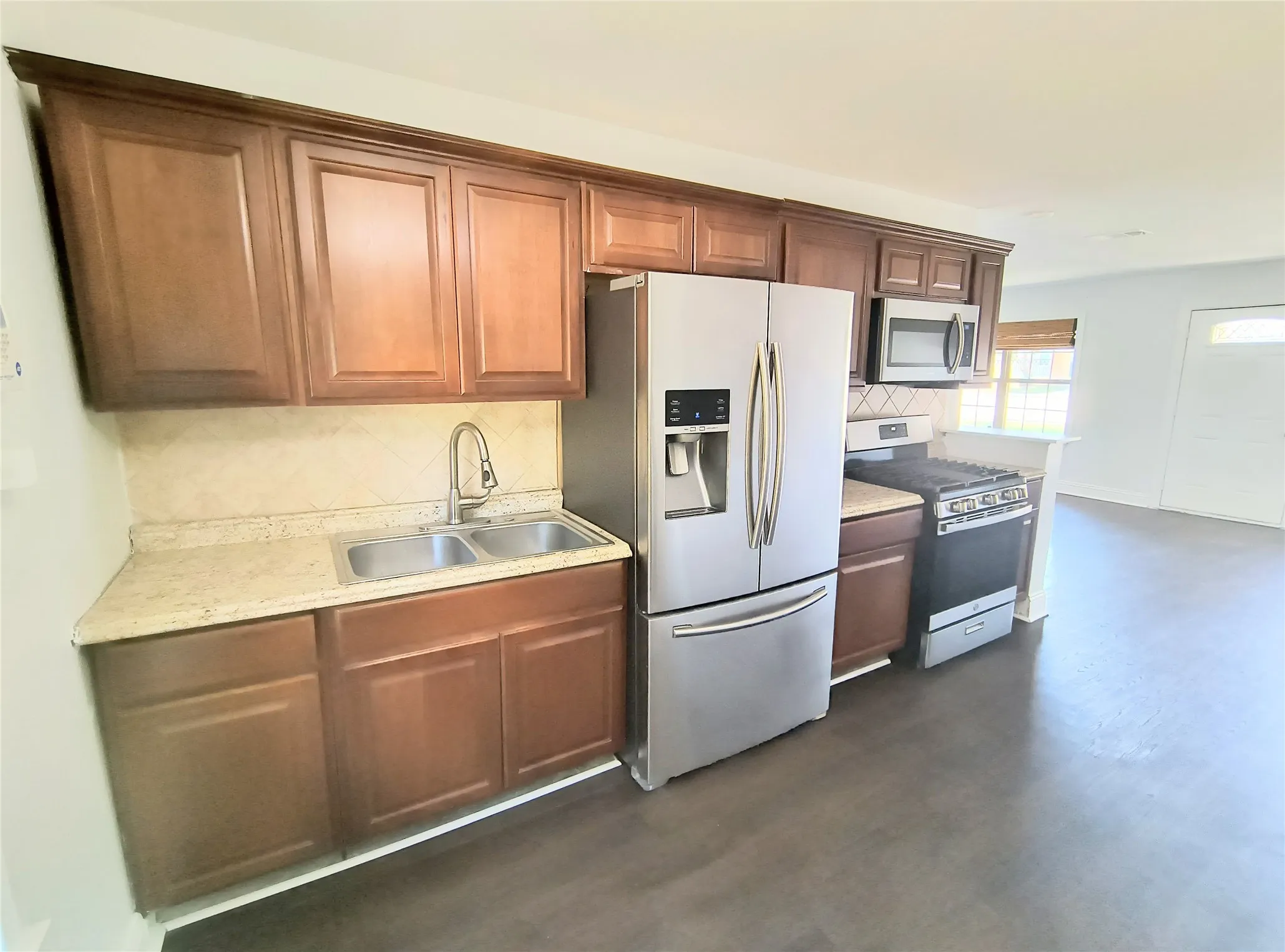 Single Family Residence For Rent in Rockwall County , 707 Sam Buffington, Rockwall, Texas 75087, 3 Bedroom, 2 Bathroom, 1 Garage spaces, 1,162 Sqft, built in 1975, mls#21374443, Real Estate Agent in Rockwall, Homes For Rent in Rockwall county, Homes For Rent in Rockwall, Realtor in Rockwall Texas, Real Estate Brokerage Independent Realty Texas, Luminita Cordes Realtor