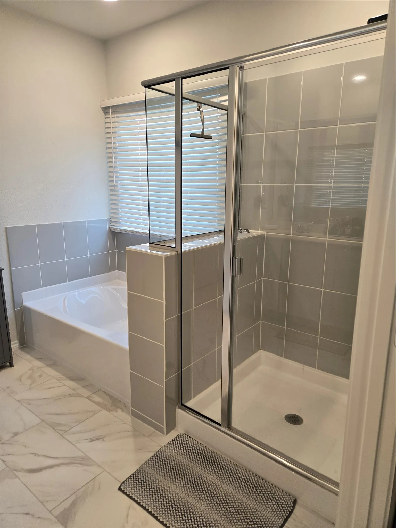 Single Family Residence For Rent in Kaufman County , 3013 Apple Creek Avenue, Heartland, Texas 75114, 4 Bedroom, 3 Bathroom, 2 Garage spaces, 2,279 Sqft, built in 2024, mls#21374413, Real Estate Agent in Heartland, Homes For Rent in Kaufman county, Homes For Rent in Heartland, Realtor in Heartland Texas, Real Estate Brokerage Independent Realty Texas, Luminita Cordes Realtor