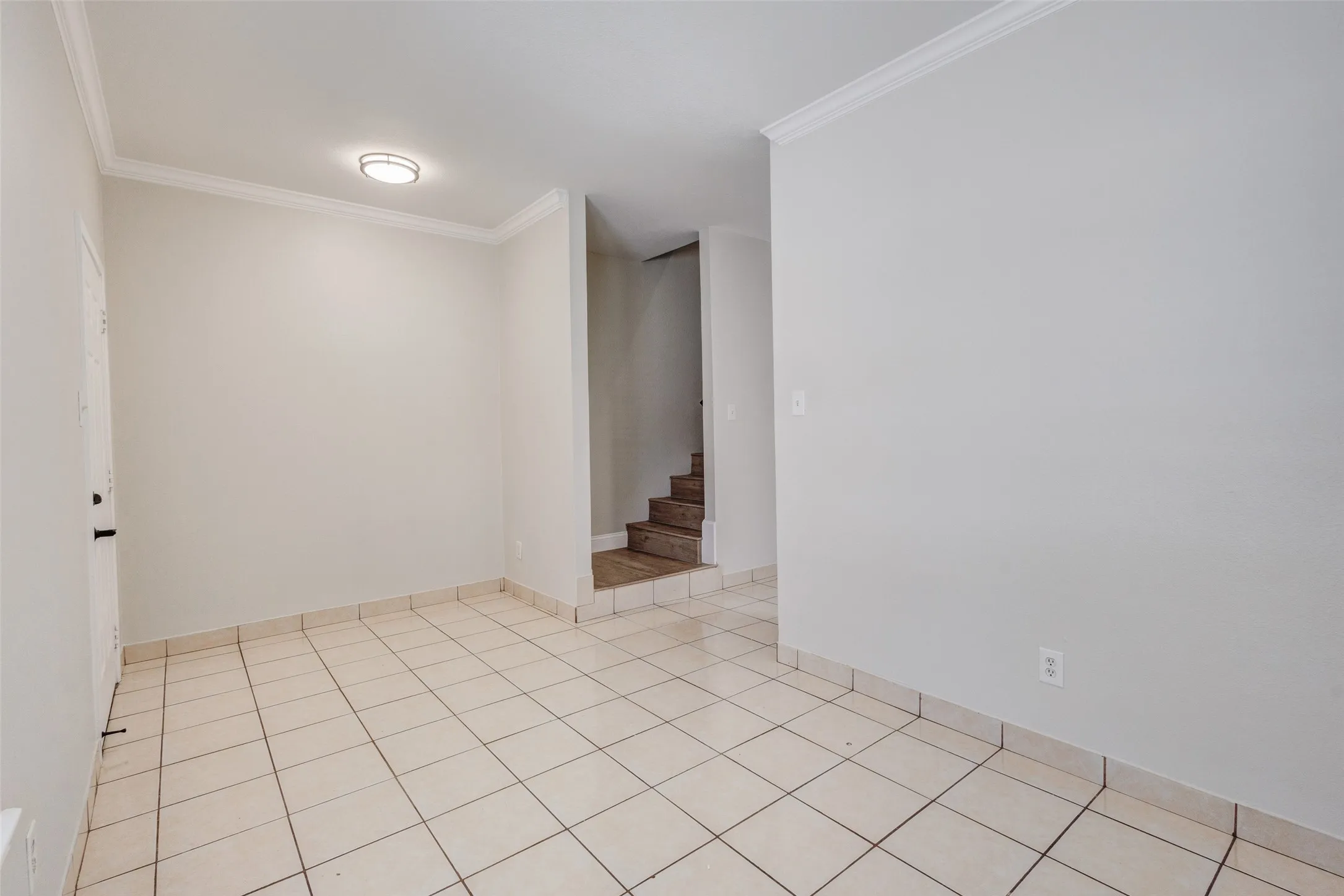 Single Family Residence For Sale in Dallas County , 1213 College Street, Grand Prairie, Texas 75050, 3 Bedroom, 3 Bathroom, Garage spaces, 1,992 Sqft, built in 2001, mls#21374451, Real Estate Agent in Grand Prairie, Homes For Sale in Dallas county, Homes For Sale in Grand Prairie, Realtor in Grand Prairie Texas, Real Estate Brokerage Independent Realty Texas, Luminita Cordes Realtor