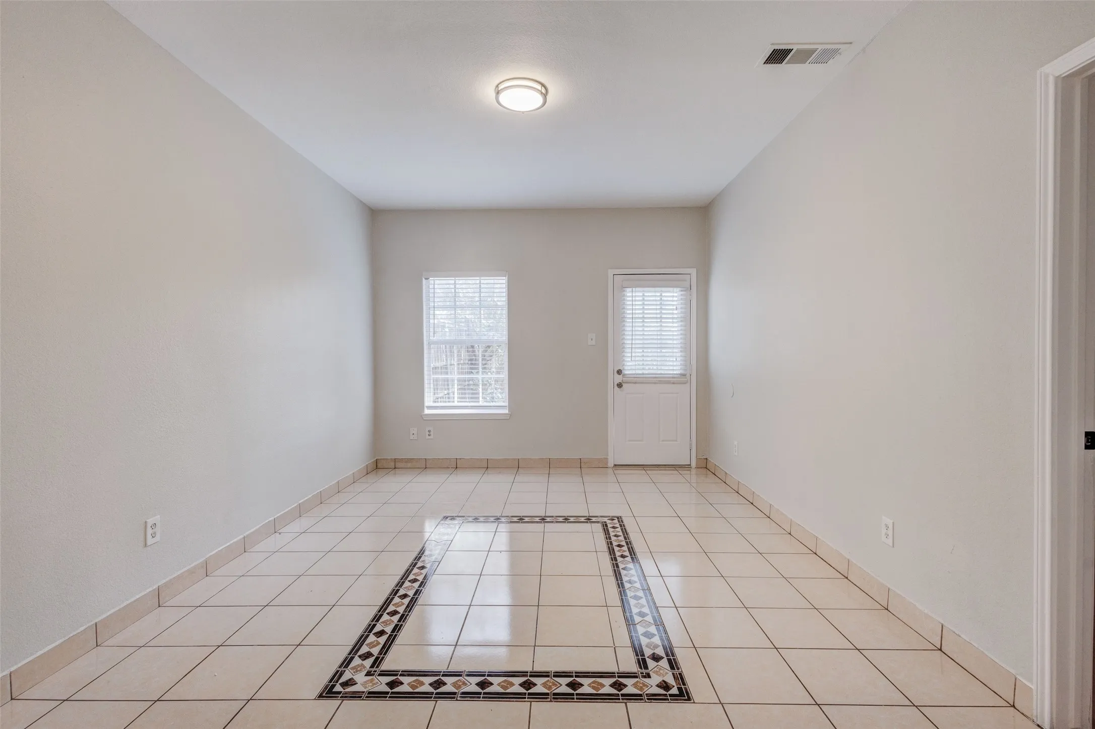 Single Family Residence For Sale in Dallas County , 1213 College Street, Grand Prairie, Texas 75050, 3 Bedroom, 3 Bathroom, Garage spaces, 1,992 Sqft, built in 2001, mls#21374451, Real Estate Agent in Grand Prairie, Homes For Sale in Dallas county, Homes For Sale in Grand Prairie, Realtor in Grand Prairie Texas, Real Estate Brokerage Independent Realty Texas, Luminita Cordes Realtor