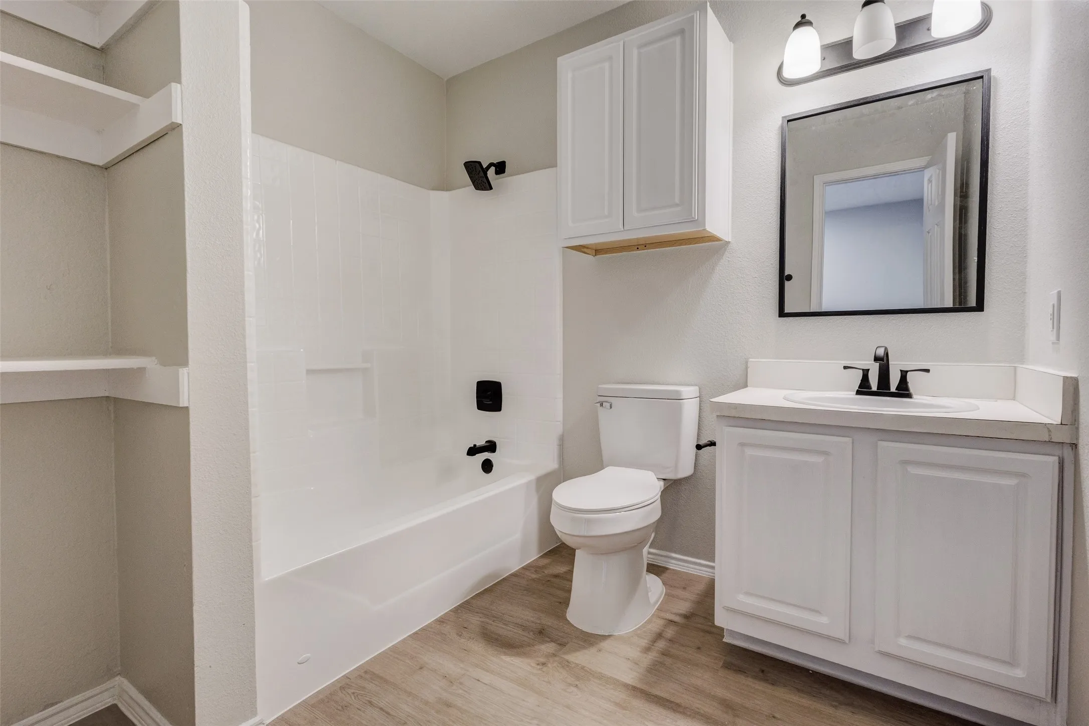 Single Family Residence For Sale in Dallas County , 1213 College Street, Grand Prairie, Texas 75050, 3 Bedroom, 3 Bathroom, Garage spaces, 1,992 Sqft, built in 2001, mls#21374451, Real Estate Agent in Grand Prairie, Homes For Sale in Dallas county, Homes For Sale in Grand Prairie, Realtor in Grand Prairie Texas, Real Estate Brokerage Independent Realty Texas, Luminita Cordes Realtor