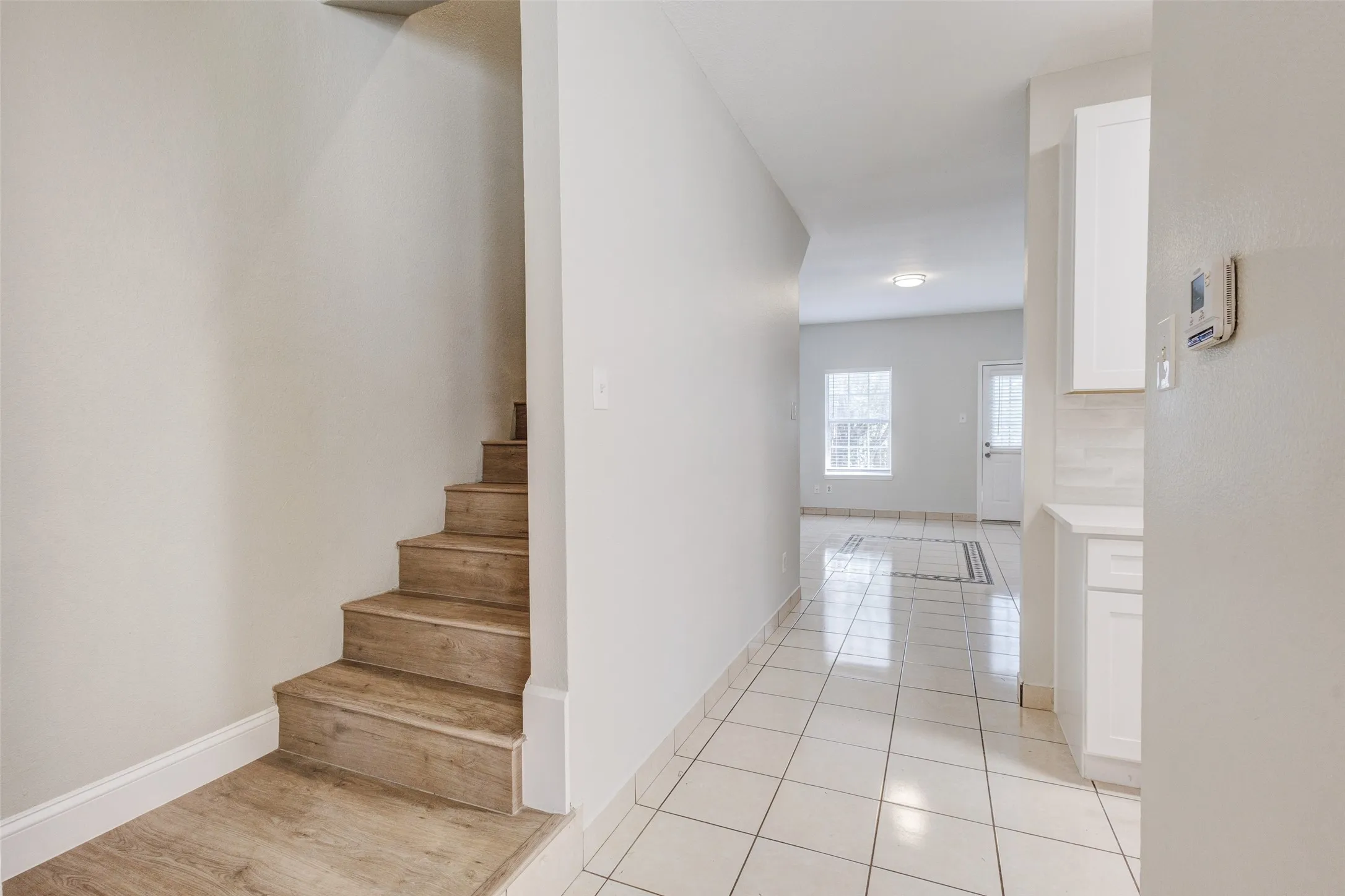 Single Family Residence For Sale in Dallas County , 1213 College Street, Grand Prairie, Texas 75050, 3 Bedroom, 3 Bathroom, Garage spaces, 1,992 Sqft, built in 2001, mls#21374451, Real Estate Agent in Grand Prairie, Homes For Sale in Dallas county, Homes For Sale in Grand Prairie, Realtor in Grand Prairie Texas, Real Estate Brokerage Independent Realty Texas, Luminita Cordes Realtor