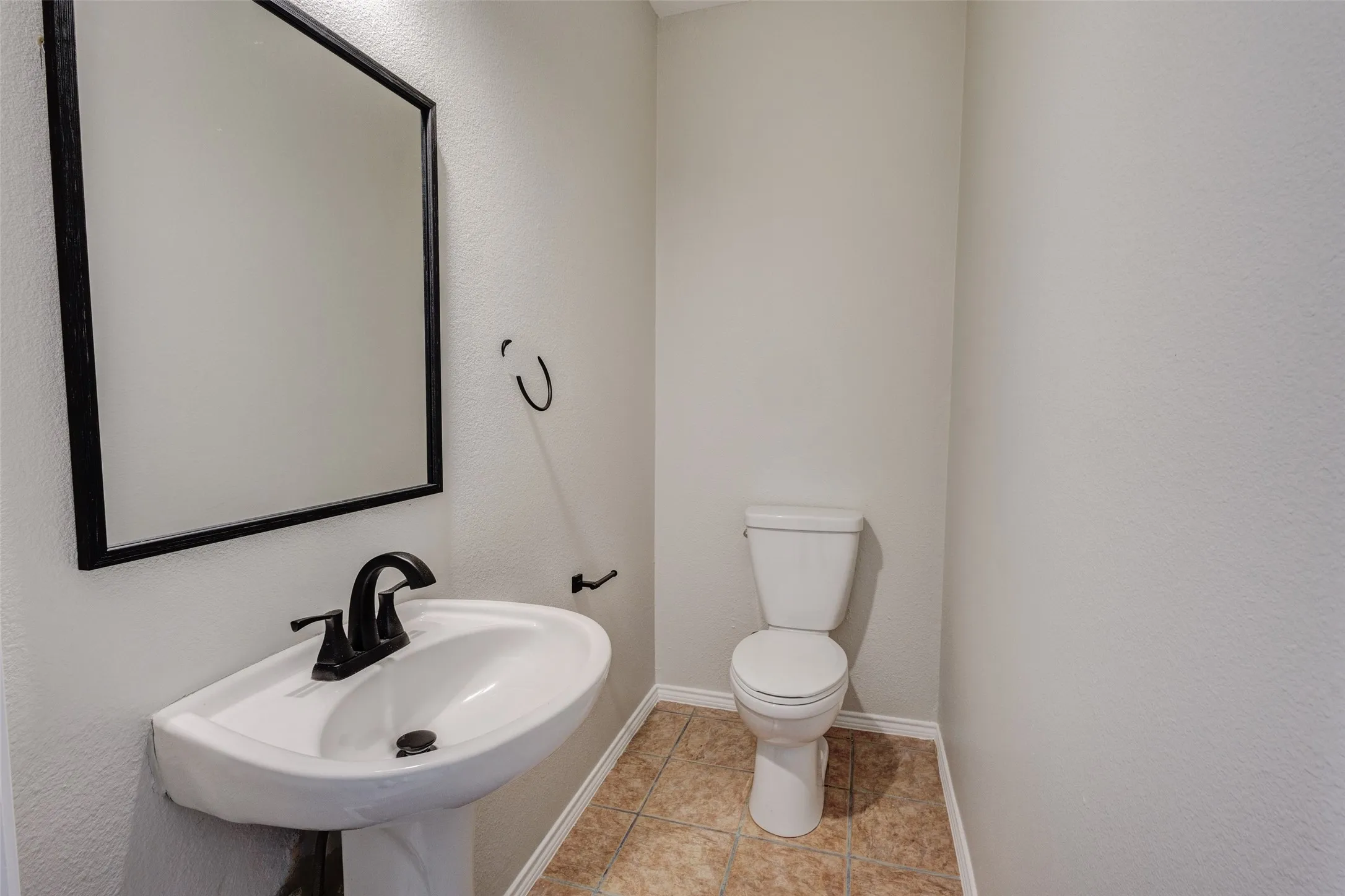 Single Family Residence For Sale in Dallas County , 1213 College Street, Grand Prairie, Texas 75050, 3 Bedroom, 3 Bathroom, Garage spaces, 1,992 Sqft, built in 2001, mls#21374451, Real Estate Agent in Grand Prairie, Homes For Sale in Dallas county, Homes For Sale in Grand Prairie, Realtor in Grand Prairie Texas, Real Estate Brokerage Independent Realty Texas, Luminita Cordes Realtor