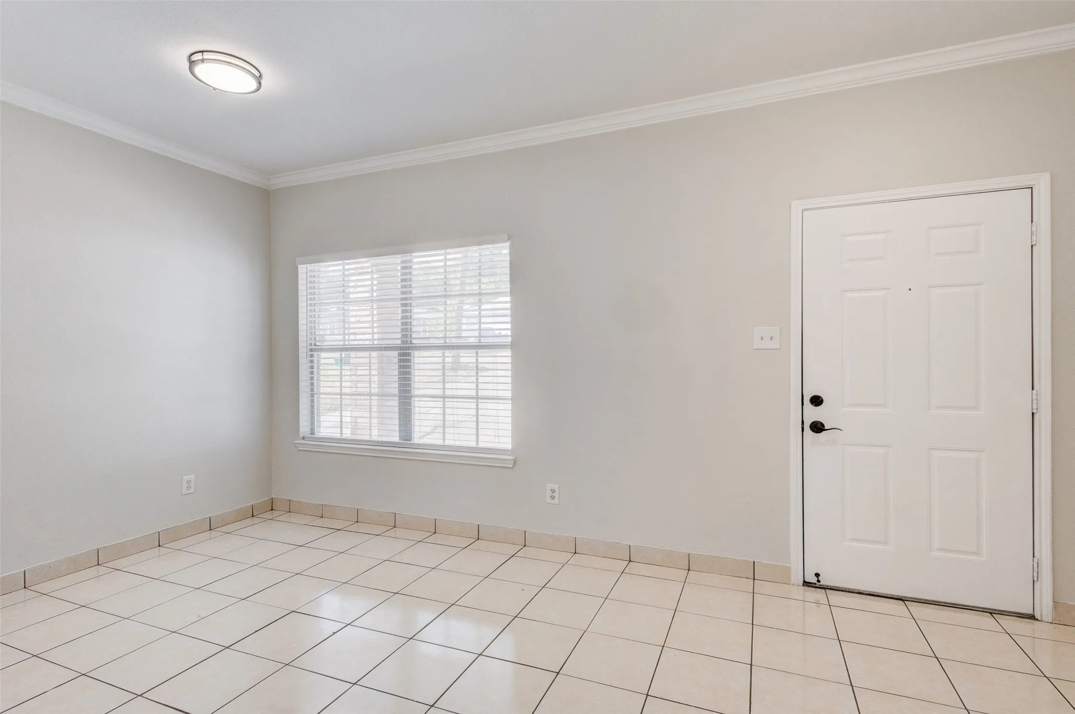 Single Family Residence For Sale in Dallas County , 1213 College Street, Grand Prairie, Texas 75050, 3 Bedroom, 3 Bathroom, Garage spaces, 1,992 Sqft, built in 2001, mls#21374451, Real Estate Agent in Grand Prairie, Homes For Sale in Dallas county, Homes For Sale in Grand Prairie, Realtor in Grand Prairie Texas, Real Estate Brokerage Independent Realty Texas, Luminita Cordes Realtor