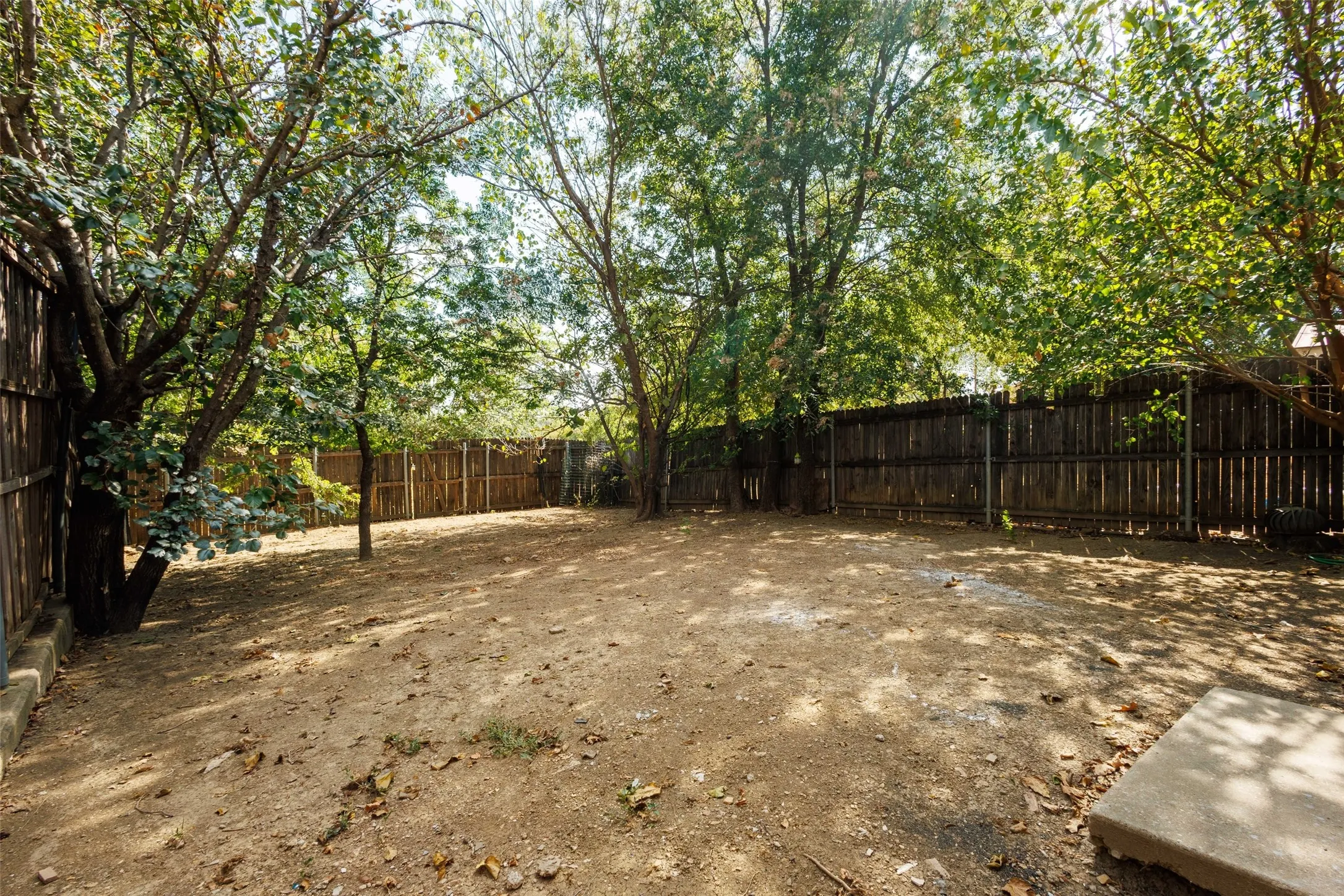 Single Family Residence For Sale in Dallas County , 1213 College Street, Grand Prairie, Texas 75050, 3 Bedroom, 3 Bathroom, Garage spaces, 1,992 Sqft, built in 2001, mls#21374451, Real Estate Agent in Grand Prairie, Homes For Sale in Dallas county, Homes For Sale in Grand Prairie, Realtor in Grand Prairie Texas, Real Estate Brokerage Independent Realty Texas, Luminita Cordes Realtor
