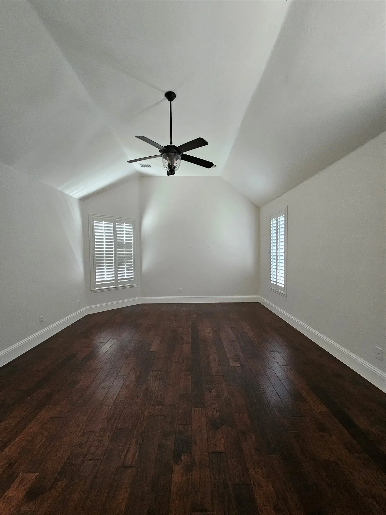 Single Family Residence For Sale in Collin County , 3904 Moonbeam Court, Plano, Texas 75074, 4 Bedroom, 4 Bathroom, 2 Garage spaces, 3,954 Sqft, built in 2001, mls#21374452, Real Estate Agent in Plano, Homes For Sale in Collin county, Homes For Sale in Plano, Realtor in Plano Texas, Real Estate Brokerage Independent Realty Texas, Luminita Cordes Realtor