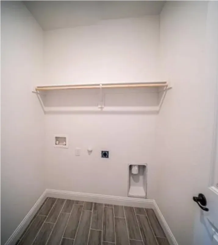 Single Family Residence For Sale in Tarrant County , 3229 Thannisch Avenue, Fort Worth, Texas 76105, 4 Bedroom, 2 Bathroom, 2 Garage spaces, 1,768 Sqft, built in 2021, mls#21374457, Real Estate Agent in Fort Worth, Homes For Sale in Tarrant county, Homes For Sale in Fort Worth, Realtor in Fort Worth Texas, Real Estate Brokerage Independent Realty Texas, Luminita Cordes Realtor