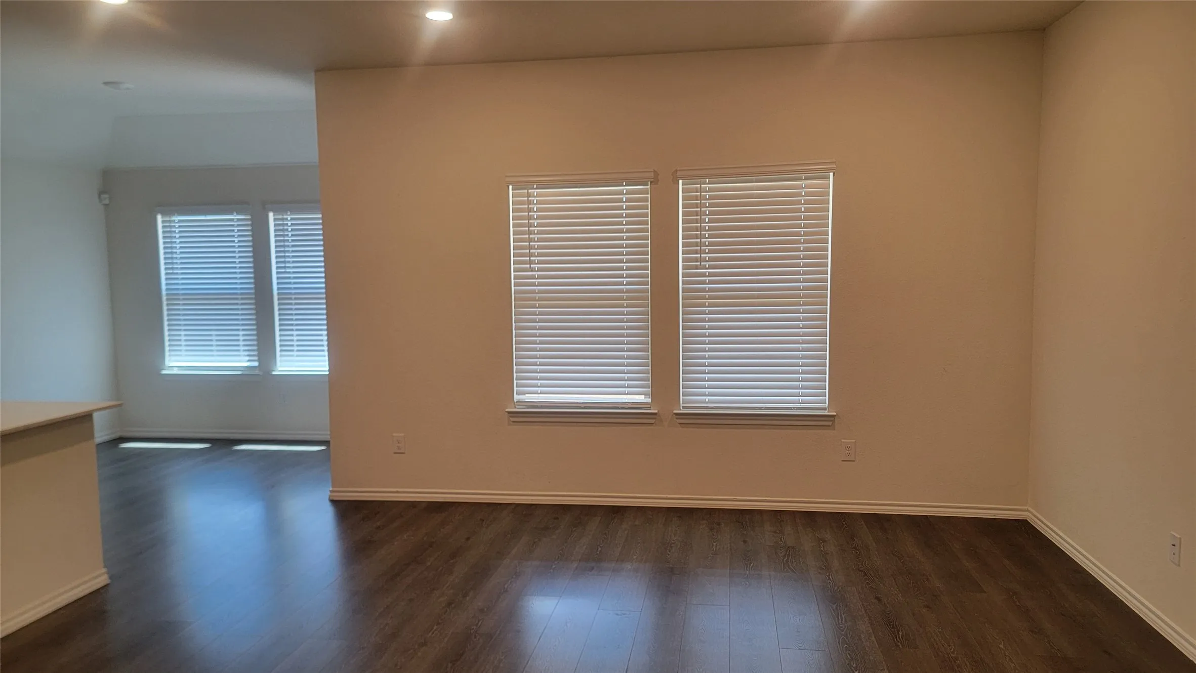 Single Family Residence For Sale in Hunt County , 808 Twin Edge Drive, Royse City, Texas 75189, 3 Bedroom, 2 Bathroom, 2 Garage spaces, 1,444 Sqft, built in 2021, mls#21373709, Real Estate Agent in Royse City, Homes For Sale in Hunt county, Homes For Sale in Royse City, Realtor in Royse City Texas, Real Estate Brokerage Independent Realty Texas, Luminita Cordes Realtor