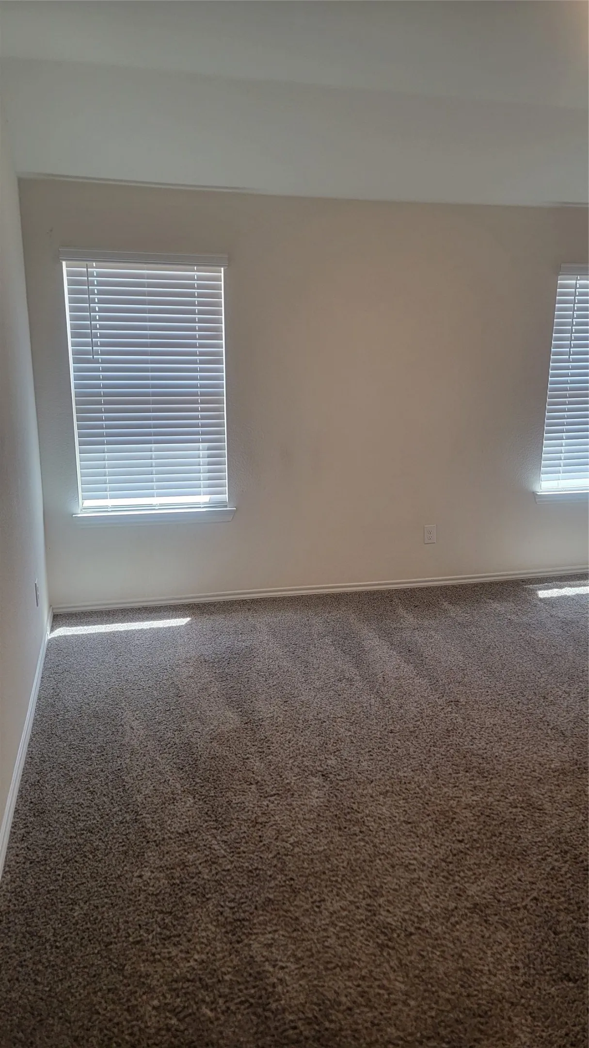 Single Family Residence For Sale in Hunt County , 808 Twin Edge Drive, Royse City, Texas 75189, 3 Bedroom, 2 Bathroom, 2 Garage spaces, 1,444 Sqft, built in 2021, mls#21373709, Real Estate Agent in Royse City, Homes For Sale in Hunt county, Homes For Sale in Royse City, Realtor in Royse City Texas, Real Estate Brokerage Independent Realty Texas, Luminita Cordes Realtor