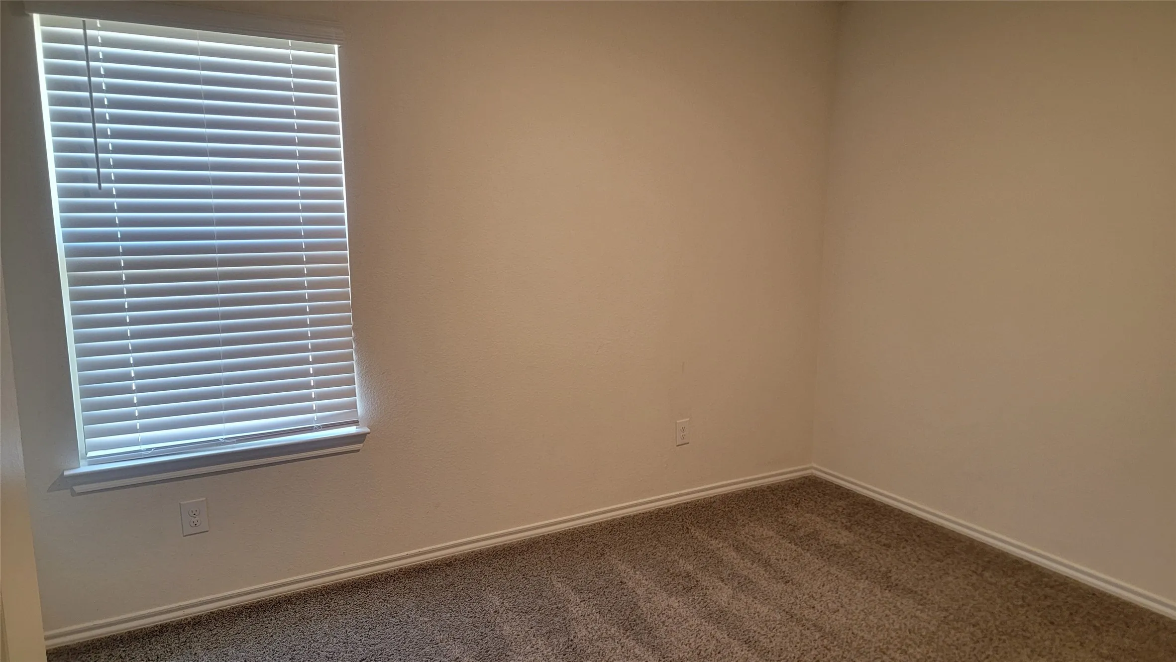 Single Family Residence For Sale in Hunt County , 808 Twin Edge Drive, Royse City, Texas 75189, 3 Bedroom, 2 Bathroom, 2 Garage spaces, 1,444 Sqft, built in 2021, mls#21373709, Real Estate Agent in Royse City, Homes For Sale in Hunt county, Homes For Sale in Royse City, Realtor in Royse City Texas, Real Estate Brokerage Independent Realty Texas, Luminita Cordes Realtor