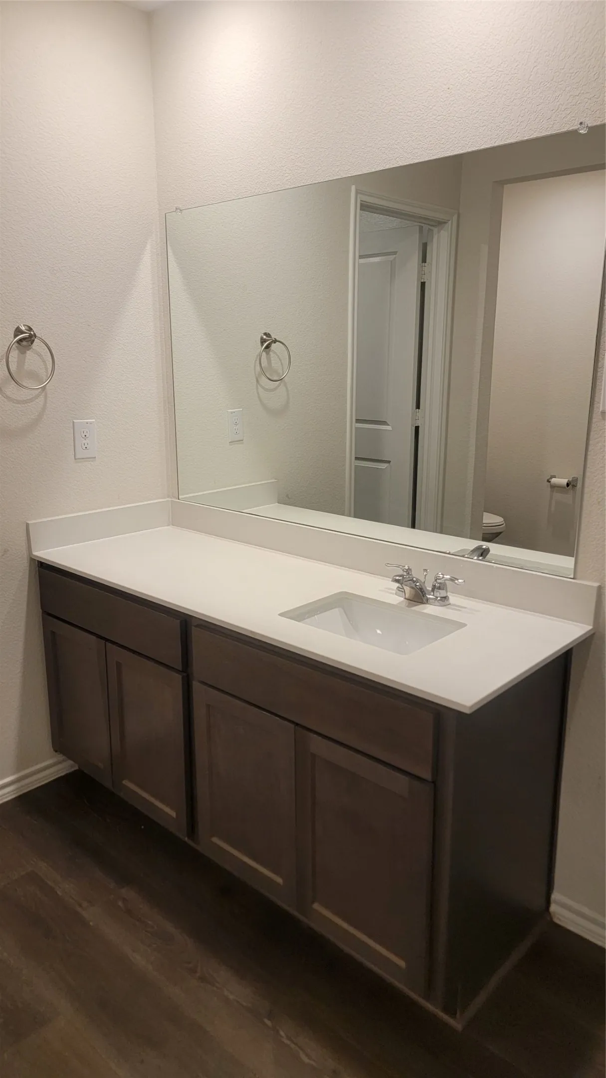 Single Family Residence For Sale in Hunt County , 808 Twin Edge Drive, Royse City, Texas 75189, 3 Bedroom, 2 Bathroom, 2 Garage spaces, 1,444 Sqft, built in 2021, mls#21373709, Real Estate Agent in Royse City, Homes For Sale in Hunt county, Homes For Sale in Royse City, Realtor in Royse City Texas, Real Estate Brokerage Independent Realty Texas, Luminita Cordes Realtor