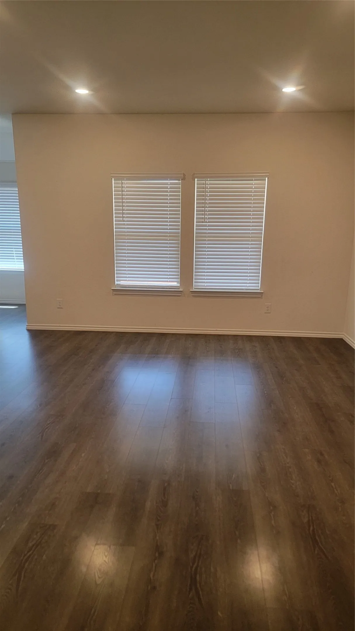 Single Family Residence For Sale in Hunt County , 808 Twin Edge Drive, Royse City, Texas 75189, 3 Bedroom, 2 Bathroom, 2 Garage spaces, 1,444 Sqft, built in 2021, mls#21373709, Real Estate Agent in Royse City, Homes For Sale in Hunt county, Homes For Sale in Royse City, Realtor in Royse City Texas, Real Estate Brokerage Independent Realty Texas, Luminita Cordes Realtor