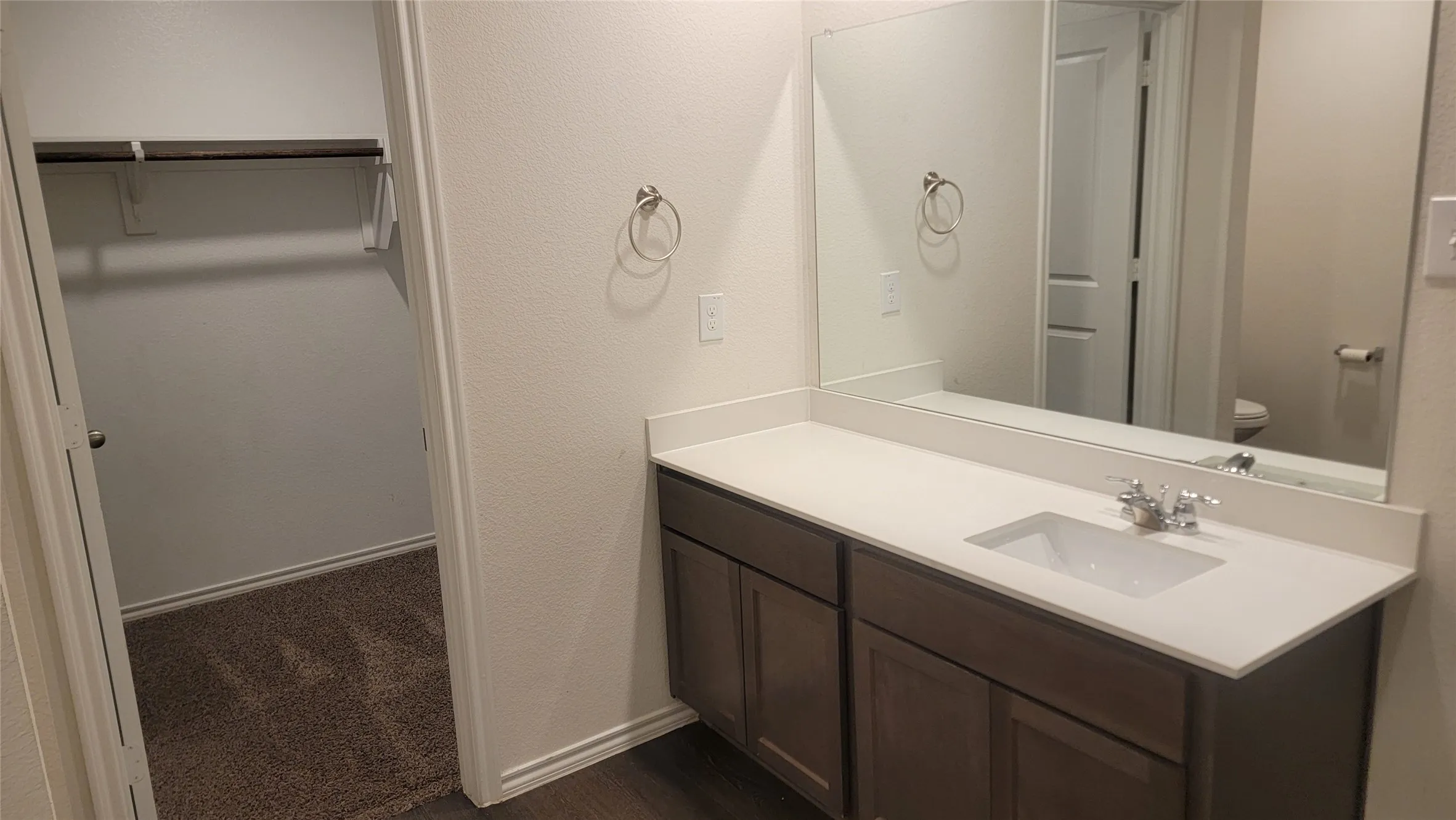 Single Family Residence For Sale in Hunt County , 808 Twin Edge Drive, Royse City, Texas 75189, 3 Bedroom, 2 Bathroom, 2 Garage spaces, 1,444 Sqft, built in 2021, mls#21373709, Real Estate Agent in Royse City, Homes For Sale in Hunt county, Homes For Sale in Royse City, Realtor in Royse City Texas, Real Estate Brokerage Independent Realty Texas, Luminita Cordes Realtor