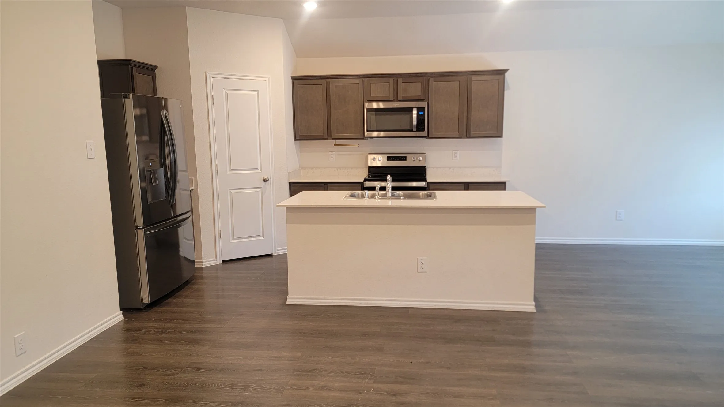 Single Family Residence For Sale in Hunt County , 808 Twin Edge Drive, Royse City, Texas 75189, 3 Bedroom, 2 Bathroom, 2 Garage spaces, 1,444 Sqft, built in 2021, mls#21373709, Real Estate Agent in Royse City, Homes For Sale in Hunt county, Homes For Sale in Royse City, Realtor in Royse City Texas, Real Estate Brokerage Independent Realty Texas, Luminita Cordes Realtor