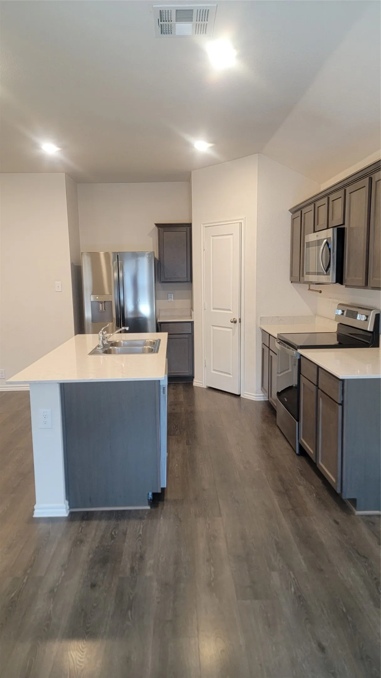 Single Family Residence For Sale in Hunt County , 808 Twin Edge Drive, Royse City, Texas 75189, 3 Bedroom, 2 Bathroom, 2 Garage spaces, 1,444 Sqft, built in 2021, mls#21373709, Real Estate Agent in Royse City, Homes For Sale in Hunt county, Homes For Sale in Royse City, Realtor in Royse City Texas, Real Estate Brokerage Independent Realty Texas, Luminita Cordes Realtor