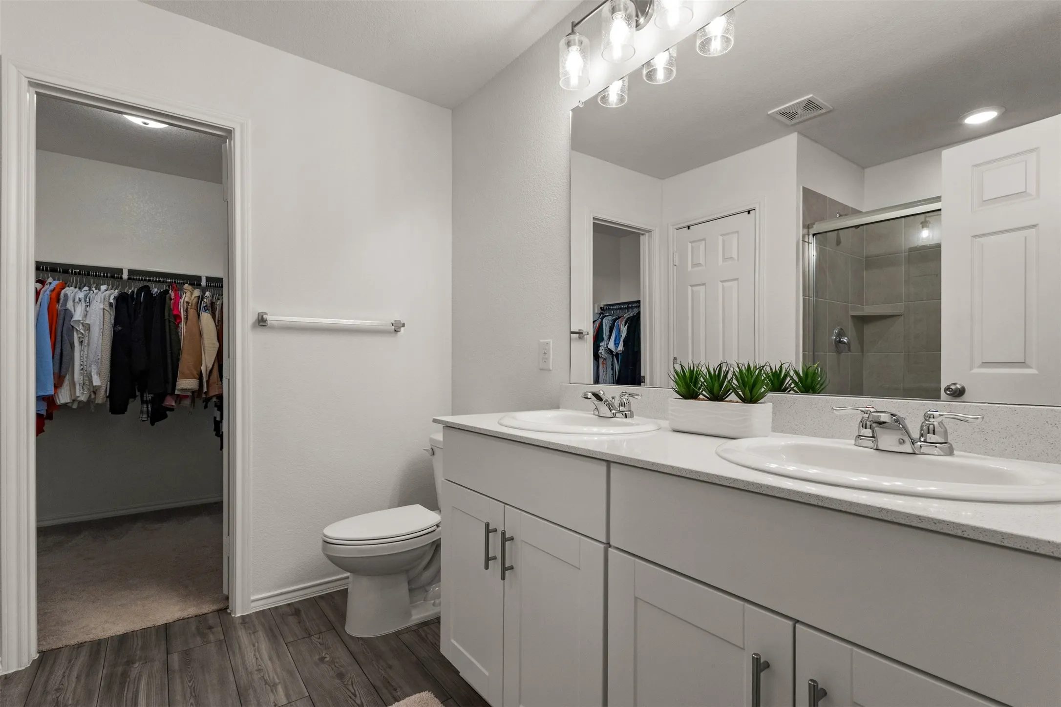 Single Family Residence For Sale in Denton County , 2117 Winding Creek Way, Denton, Texas 76208, 3 Bedroom, 2 Bathroom, 2 Garage spaces, 1,624 Sqft, built in 2023, mls#21374462, Real Estate Agent in Denton, Homes For Sale in Denton county, Homes For Sale in Denton, Realtor in Denton Texas, Real Estate Brokerage Independent Realty Texas, Luminita Cordes Realtor