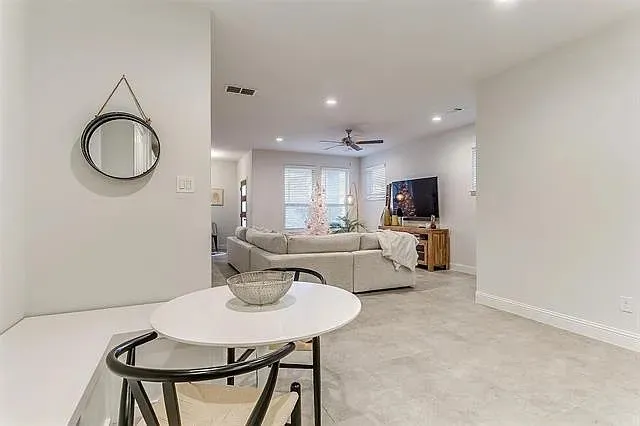 Single Family Residence For Sale in Tarrant County , 6717 Windlord Drive, Fort Worth, Texas 76179, 3 Bedroom, 3 Bathroom, 2 Garage spaces, 2,003 Sqft, built in 2020, mls#21373837, Real Estate Agent in Fort Worth, Homes For Sale in Tarrant county, Homes For Sale in Fort Worth, Realtor in Fort Worth Texas, Real Estate Brokerage Independent Realty Texas, Luminita Cordes Realtor
