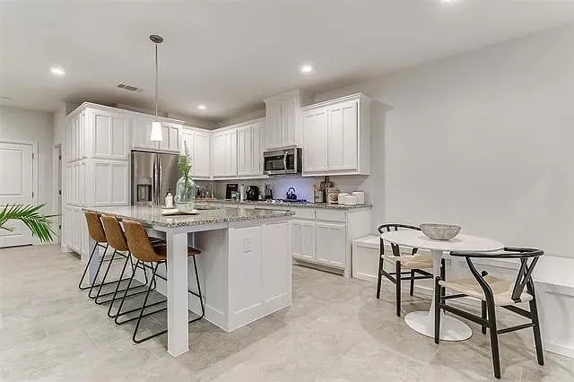 Single Family Residence For Sale in Tarrant County , 6717 Windlord Drive, Fort Worth, Texas 76179, 3 Bedroom, 3 Bathroom, 2 Garage spaces, 2,003 Sqft, built in 2020, mls#21373837, Real Estate Agent in Fort Worth, Homes For Sale in Tarrant county, Homes For Sale in Fort Worth, Realtor in Fort Worth Texas, Real Estate Brokerage Independent Realty Texas, Luminita Cordes Realtor