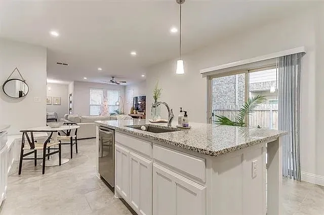 Single Family Residence For Sale in Tarrant County , 6717 Windlord Drive, Fort Worth, Texas 76179, 3 Bedroom, 3 Bathroom, 2 Garage spaces, 2,003 Sqft, built in 2020, mls#21373837, Real Estate Agent in Fort Worth, Homes For Sale in Tarrant county, Homes For Sale in Fort Worth, Realtor in Fort Worth Texas, Real Estate Brokerage Independent Realty Texas, Luminita Cordes Realtor