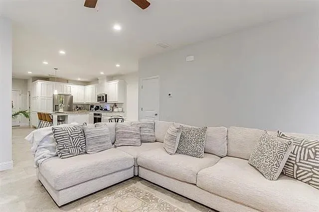 Single Family Residence For Sale in Tarrant County , 6717 Windlord Drive, Fort Worth, Texas 76179, 3 Bedroom, 3 Bathroom, 2 Garage spaces, 2,003 Sqft, built in 2020, mls#21373837, Real Estate Agent in Fort Worth, Homes For Sale in Tarrant county, Homes For Sale in Fort Worth, Realtor in Fort Worth Texas, Real Estate Brokerage Independent Realty Texas, Luminita Cordes Realtor