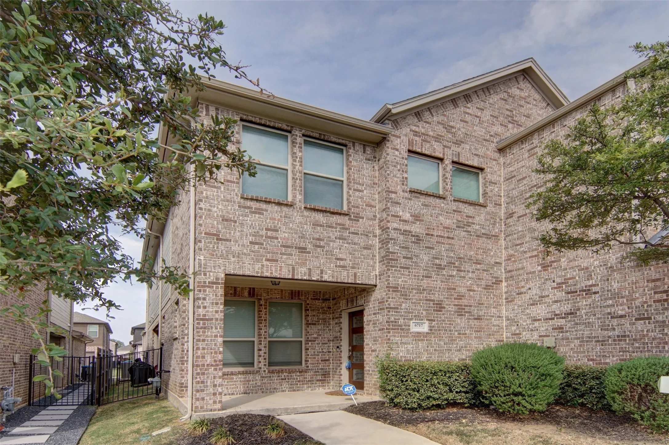 Single Family Residence For Sale in Tarrant County , 6717 Windlord Drive, Fort Worth, Texas 76179, 3 Bedroom, 3 Bathroom, 2 Garage spaces, 2,003 Sqft, built in 2020, mls#21373837, Real Estate Agent in Fort Worth, Homes For Sale in Tarrant county, Homes For Sale in Fort Worth, Realtor in Fort Worth Texas, Real Estate Brokerage Independent Realty Texas, Luminita Cordes Realtor