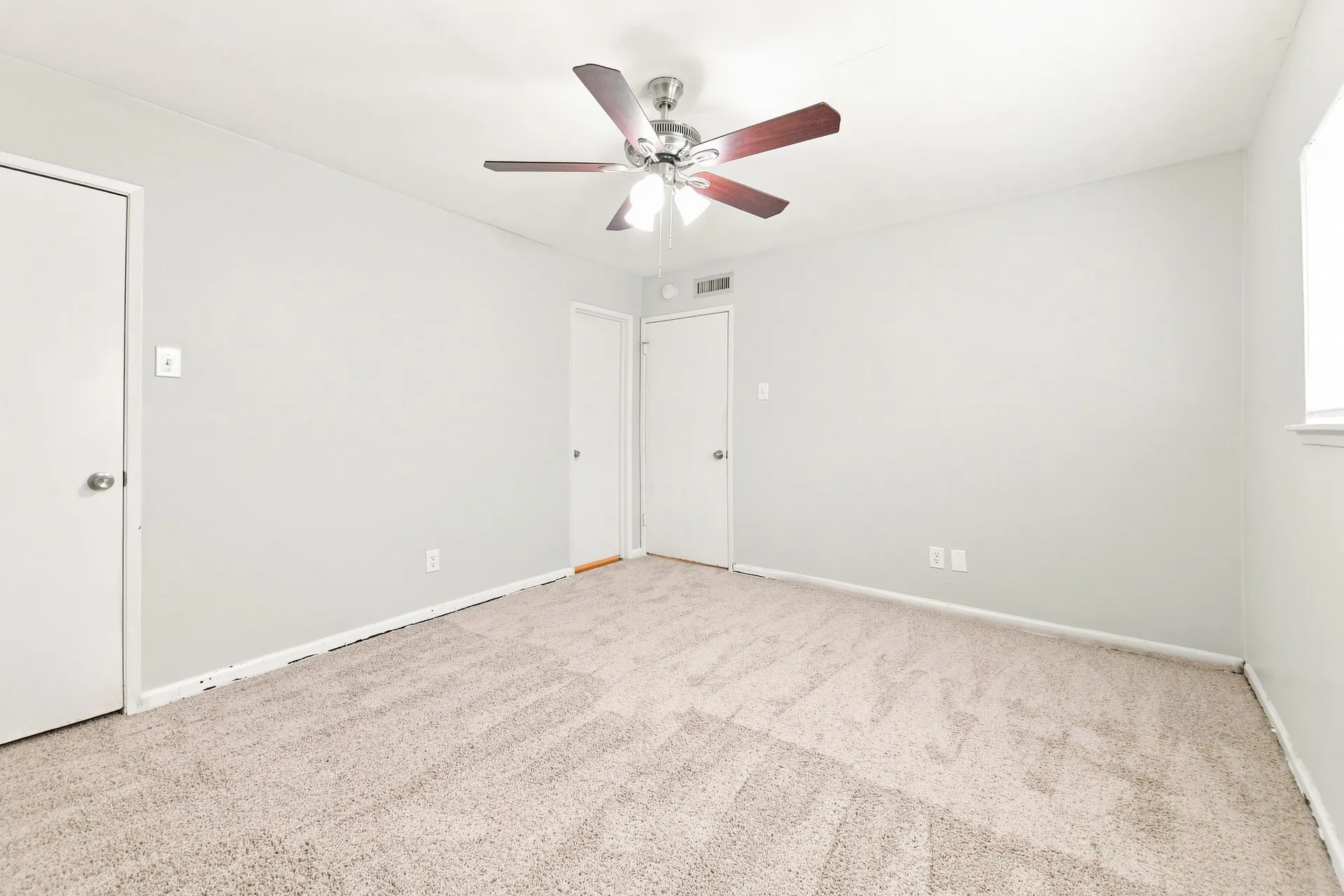 Single Family Residence For Rent in Dallas County , 3041 Ripplewood Drive, Garland, Texas 75044, 3 Bedroom, 2 Bathroom, Garage spaces, 1,412 Sqft, built in 1972, mls#21374468, Real Estate Agent in Garland, Homes For Rent in Dallas county, Homes For Rent in Garland, Realtor in Garland Texas, Real Estate Brokerage Independent Realty Texas, Luminita Cordes Realtor