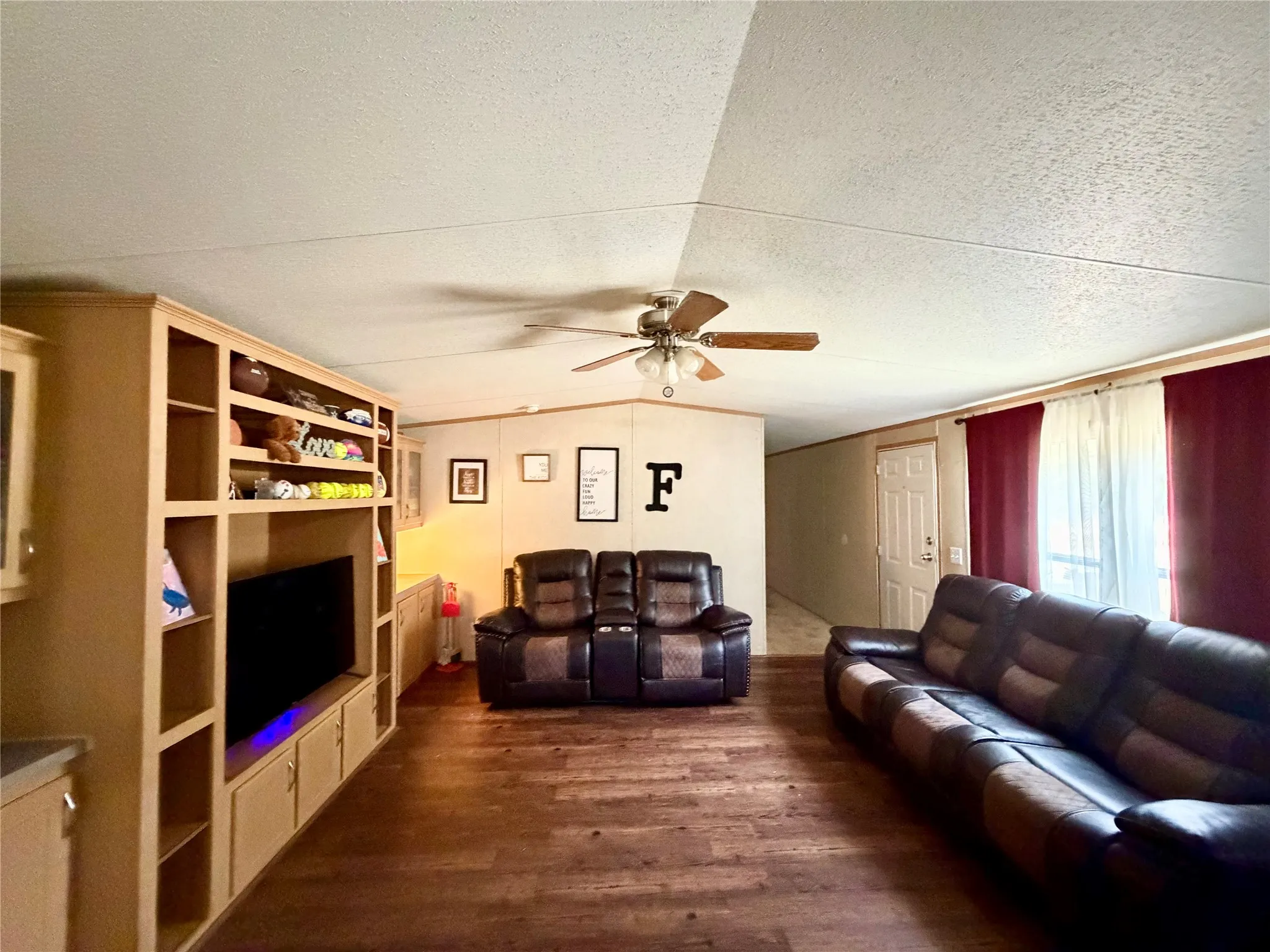 Mobile Home For Sale in Wood County , 3341 Fm 778, Mineola, Texas 75773, 3 Bedroom, 2 Bathroom, 1 Garage spaces, 1,708 Sqft, built in 2014, mls#21374472, Real Estate Agent in Mineola, Homes For Sale in Wood county, Homes For Sale in Mineola, Realtor in Mineola Texas, Real Estate Brokerage Independent Realty Texas, Luminita Cordes Realtor