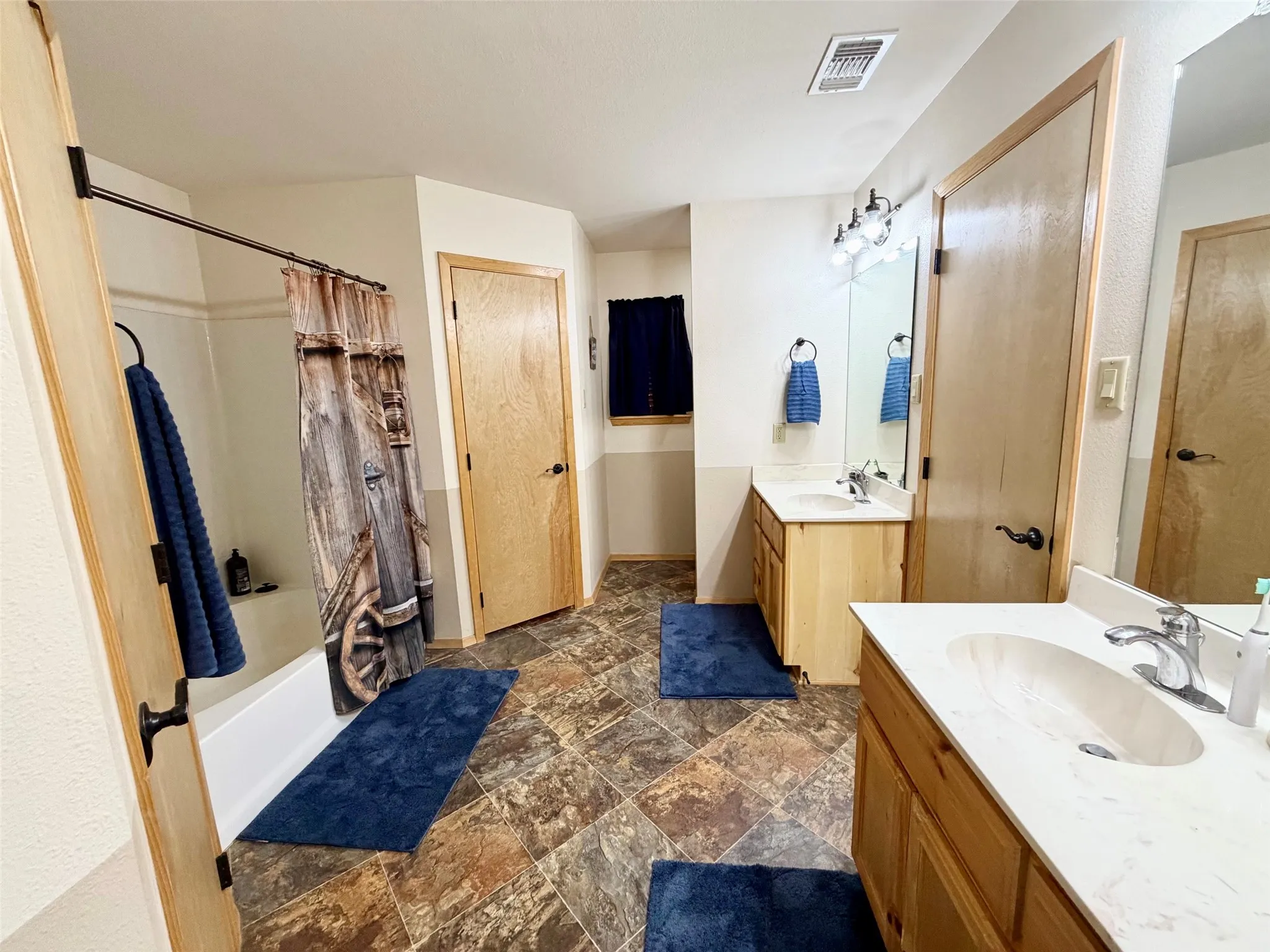 Mobile Home For Sale in Wood County , 3341 Fm 778, Mineola, Texas 75773, 3 Bedroom, 2 Bathroom, 1 Garage spaces, 1,708 Sqft, built in 2014, mls#21374472, Real Estate Agent in Mineola, Homes For Sale in Wood county, Homes For Sale in Mineola, Realtor in Mineola Texas, Real Estate Brokerage Independent Realty Texas, Luminita Cordes Realtor