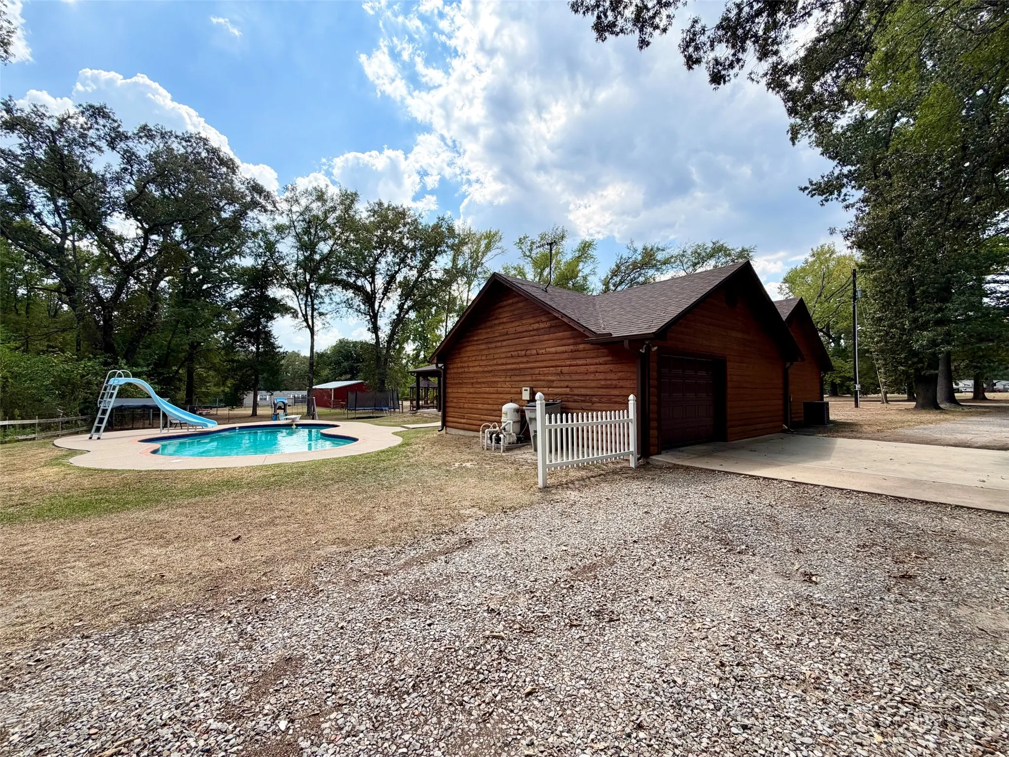 Mobile Home For Sale in Wood County , 3341 Fm 778, Mineola, Texas 75773, 3 Bedroom, 2 Bathroom, 1 Garage spaces, 1,708 Sqft, built in 2014, mls#21374472, Real Estate Agent in Mineola, Homes For Sale in Wood county, Homes For Sale in Mineola, Realtor in Mineola Texas, Real Estate Brokerage Independent Realty Texas, Luminita Cordes Realtor