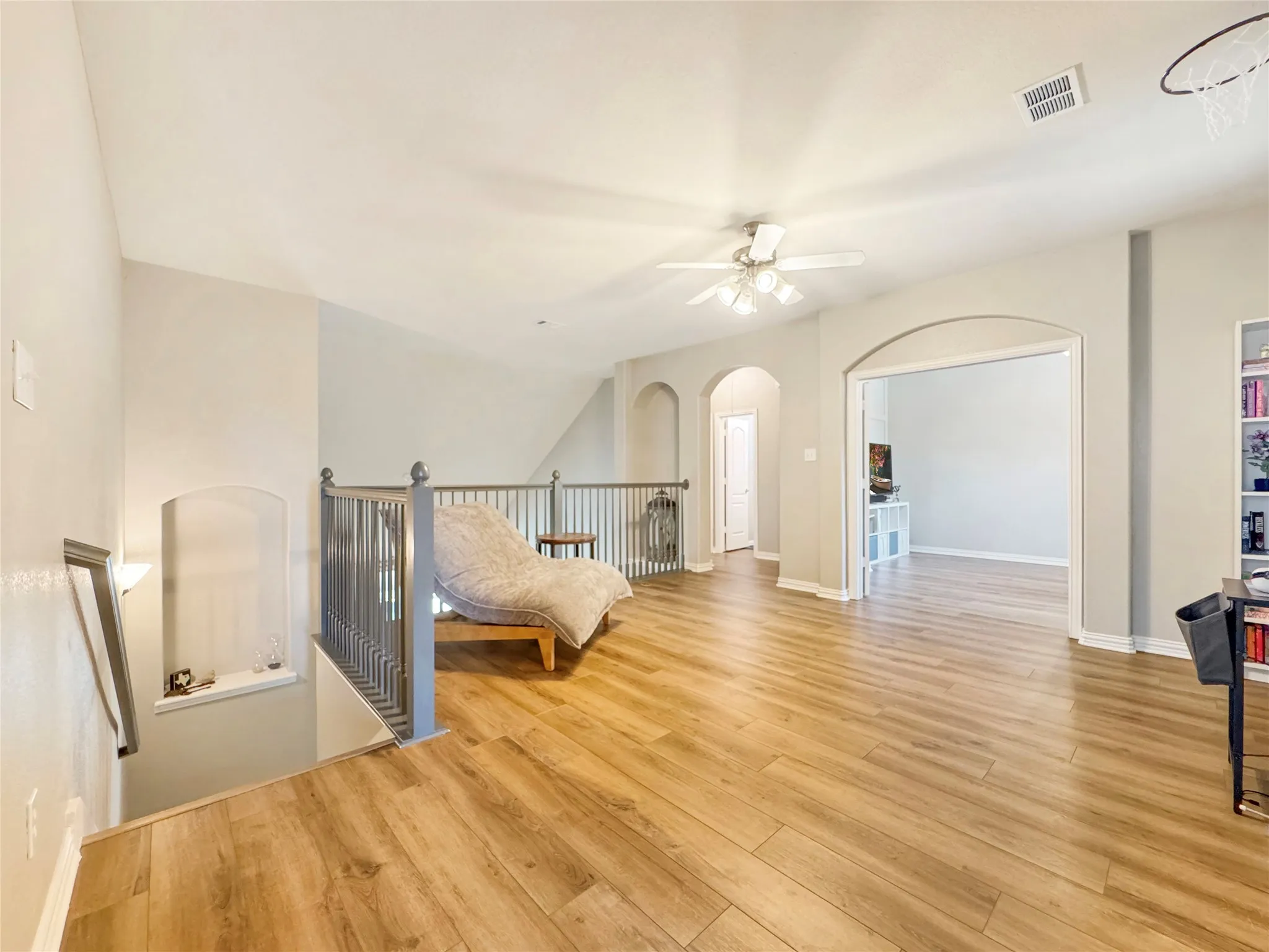 Single Family Residence For Sale in Collin County , 1413 Clearwater Drive, Mc Kinney, Texas 75071, 4 Bedroom, 4 Bathroom, 2 Garage spaces, 2,753 Sqft, built in 2007, mls#21374185, Real Estate Agent in Mc Kinney, Homes For Sale in Collin county, Homes For Sale in Mc Kinney, Realtor in Mc Kinney Texas, Real Estate Brokerage Independent Realty Texas, Luminita Cordes Realtor