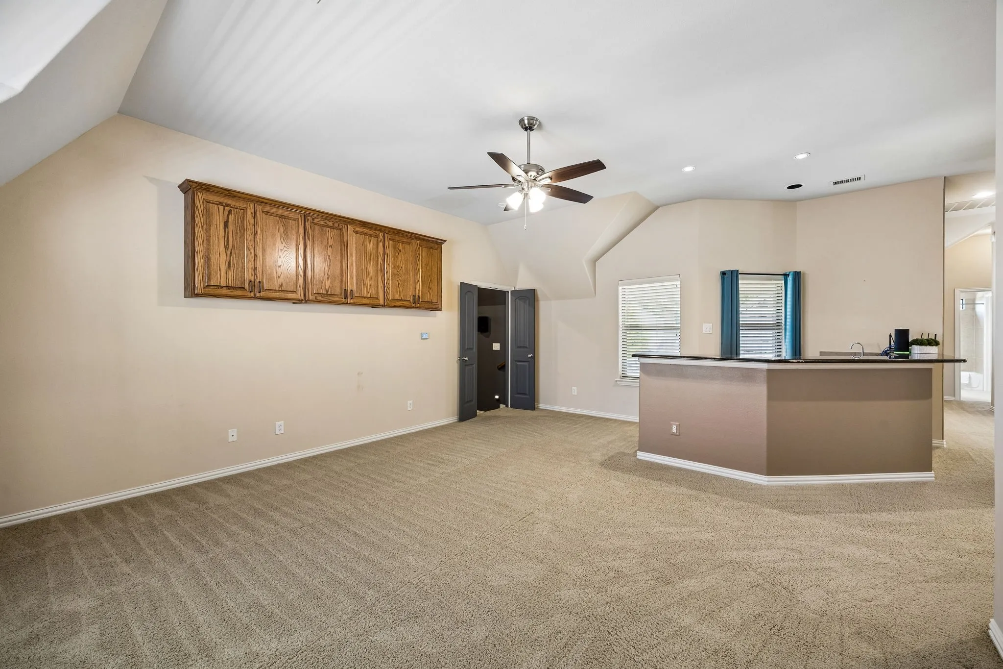 Single Family Residence For Sale in Denton County , 1400 Prairie Drive, Carrollton, Texas 75007, 4 Bedroom, 4 Bathroom, 3 Garage spaces, 4,218 Sqft, built in 2007, mls#21374397, Real Estate Agent in Carrollton, Homes For Sale in Denton county, Homes For Sale in Carrollton, Realtor in Carrollton Texas, Real Estate Brokerage Independent Realty Texas, Luminita Cordes Realtor