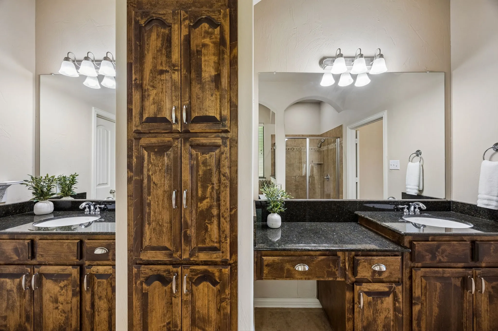 Single Family Residence For Sale in Denton County , 1400 Prairie Drive, Carrollton, Texas 75007, 4 Bedroom, 4 Bathroom, 3 Garage spaces, 4,218 Sqft, built in 2007, mls#21374397, Real Estate Agent in Carrollton, Homes For Sale in Denton county, Homes For Sale in Carrollton, Realtor in Carrollton Texas, Real Estate Brokerage Independent Realty Texas, Luminita Cordes Realtor