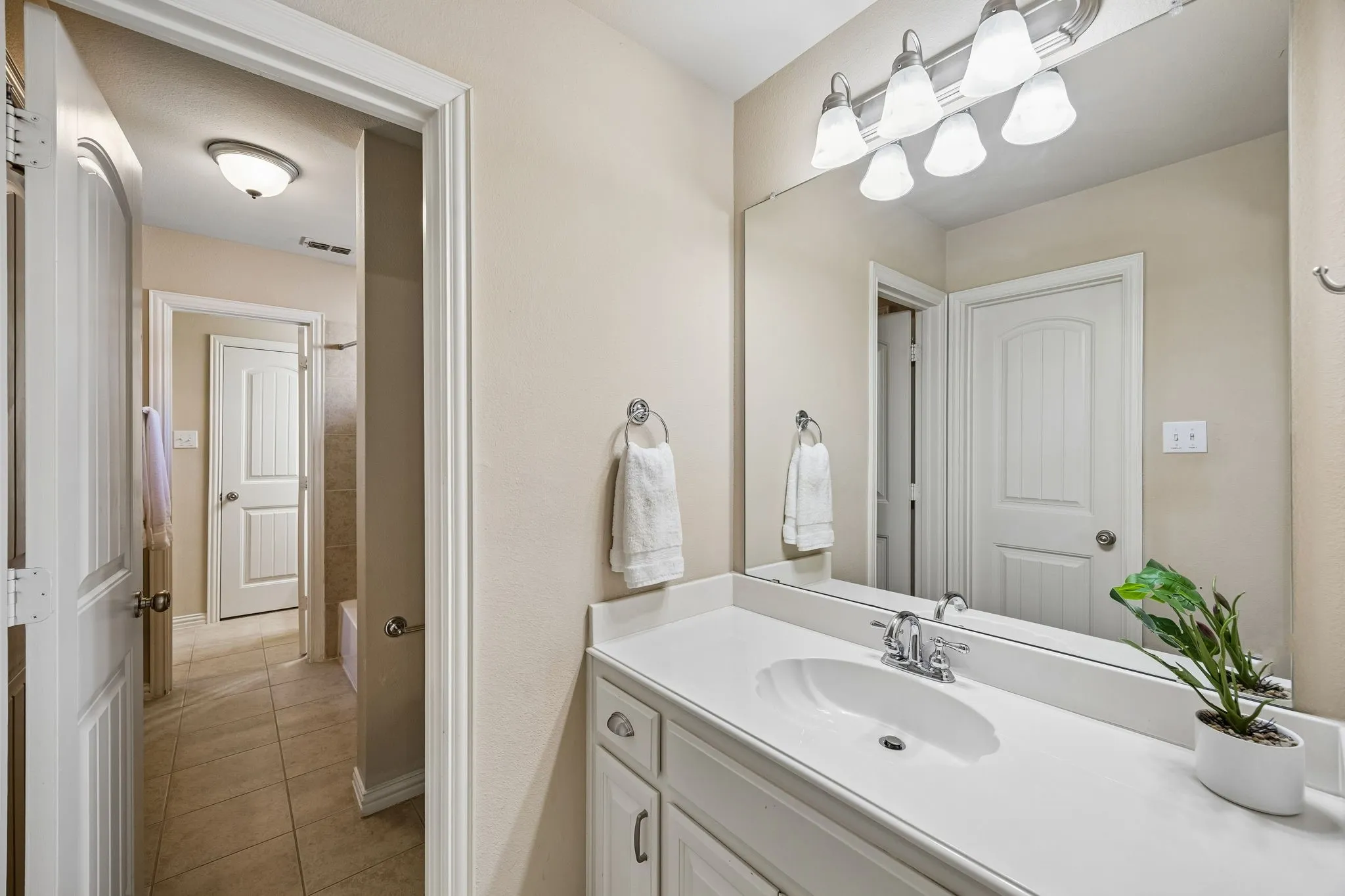 Single Family Residence For Sale in Denton County , 1400 Prairie Drive, Carrollton, Texas 75007, 4 Bedroom, 4 Bathroom, 3 Garage spaces, 4,218 Sqft, built in 2007, mls#21374397, Real Estate Agent in Carrollton, Homes For Sale in Denton county, Homes For Sale in Carrollton, Realtor in Carrollton Texas, Real Estate Brokerage Independent Realty Texas, Luminita Cordes Realtor