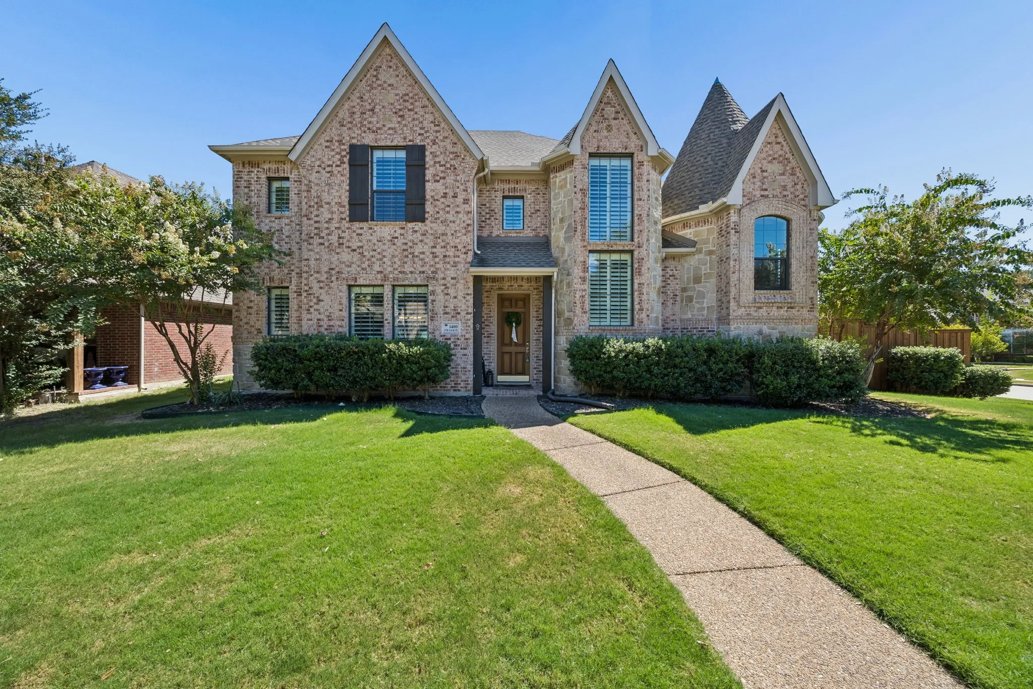 Single Family Residence For Sale in Denton County , 1400 Prairie Drive, Carrollton, Texas 75007, 4 Bedroom, 4 Bathroom, 3 Garage spaces, 4,218 Sqft, built in 2007, mls#21374397, Real Estate Agent in Carrollton, Homes For Sale in Denton county, Homes For Sale in Carrollton, Realtor in Carrollton Texas, Real Estate Brokerage Independent Realty Texas, Luminita Cordes Realtor