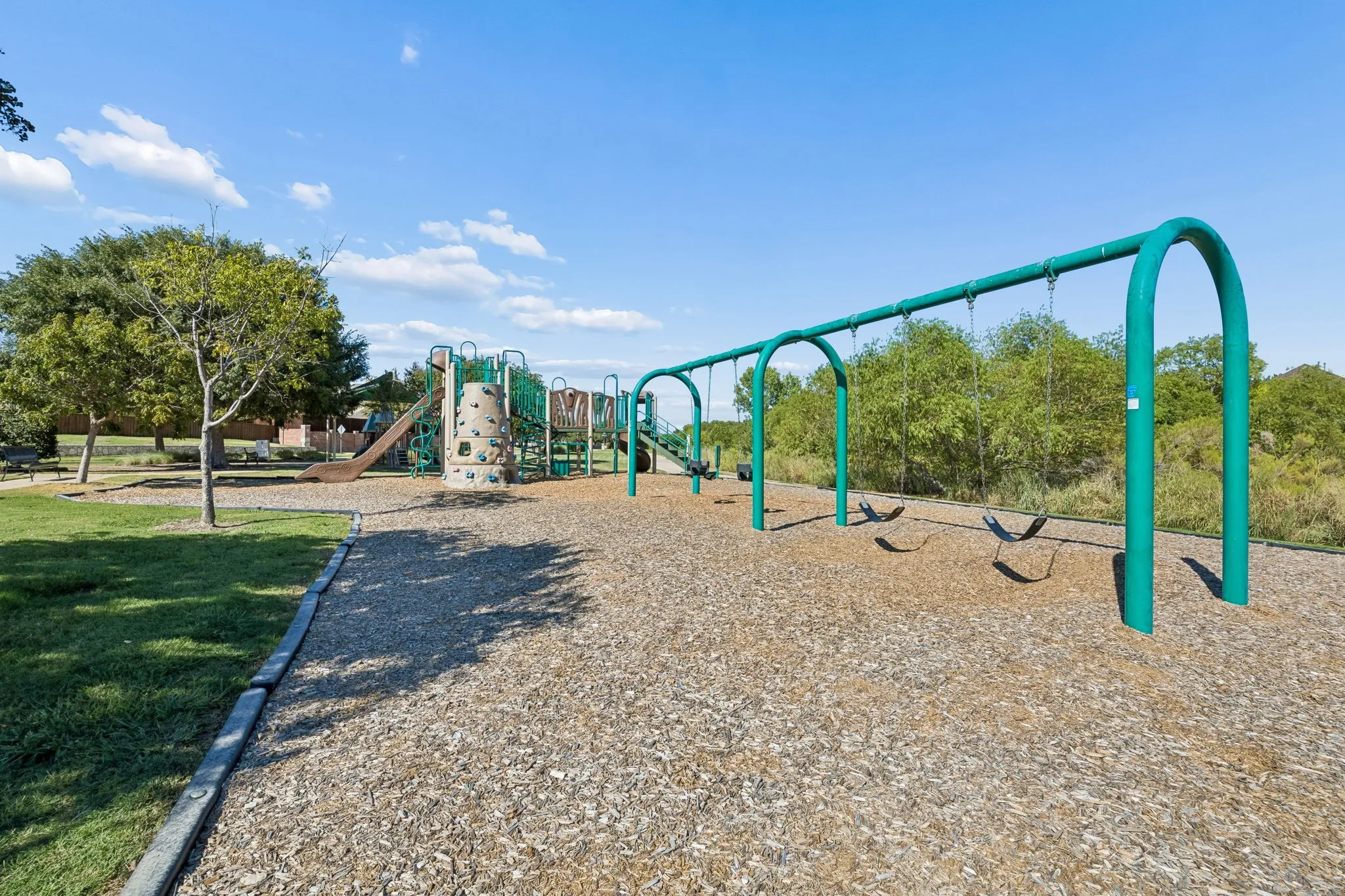 Single Family Residence For Sale in Denton County , 1400 Prairie Drive, Carrollton, Texas 75007, 4 Bedroom, 4 Bathroom, 3 Garage spaces, 4,218 Sqft, built in 2007, mls#21374397, Real Estate Agent in Carrollton, Homes For Sale in Denton county, Homes For Sale in Carrollton, Realtor in Carrollton Texas, Real Estate Brokerage Independent Realty Texas, Luminita Cordes Realtor