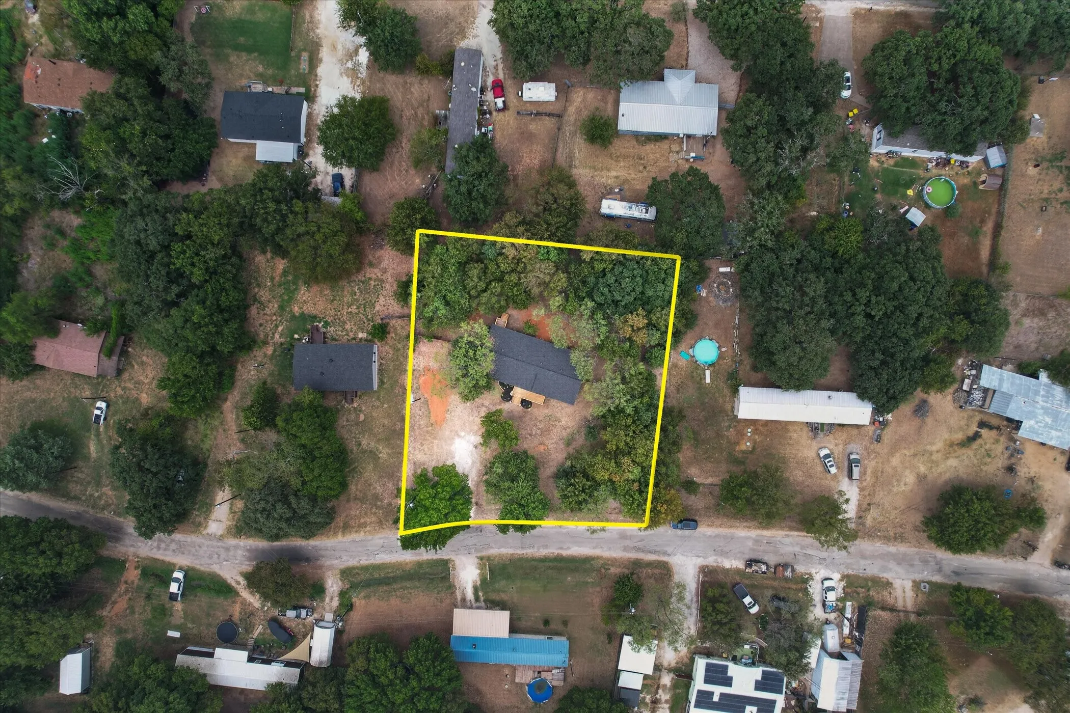 Mobile Home For Sale in Johnson County , 3713 Shady Lane, Joshua, Texas 76058, 3 Bedroom, 2 Bathroom, Garage spaces, 1,800 Sqft, built in 2006, mls#21372681, Real Estate Agent in Joshua, Homes For Sale in Johnson county, Homes For Sale in Joshua, Realtor in Joshua Texas, Real Estate Brokerage Independent Realty Texas, Luminita Cordes Realtor